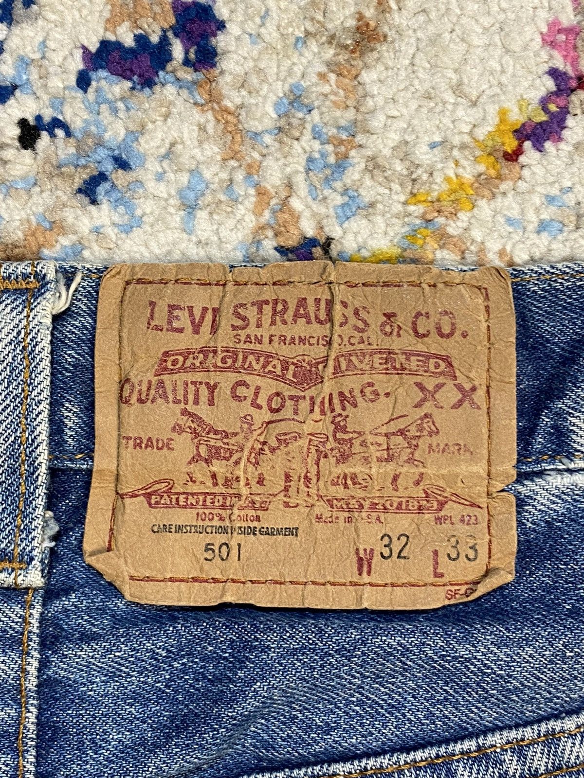 Levi's × Vintage 1980s Levis 501 Slim Fit Button Fly Distressed Blue Jeans Size US 32 / EU 48 - 17 Thumbnail