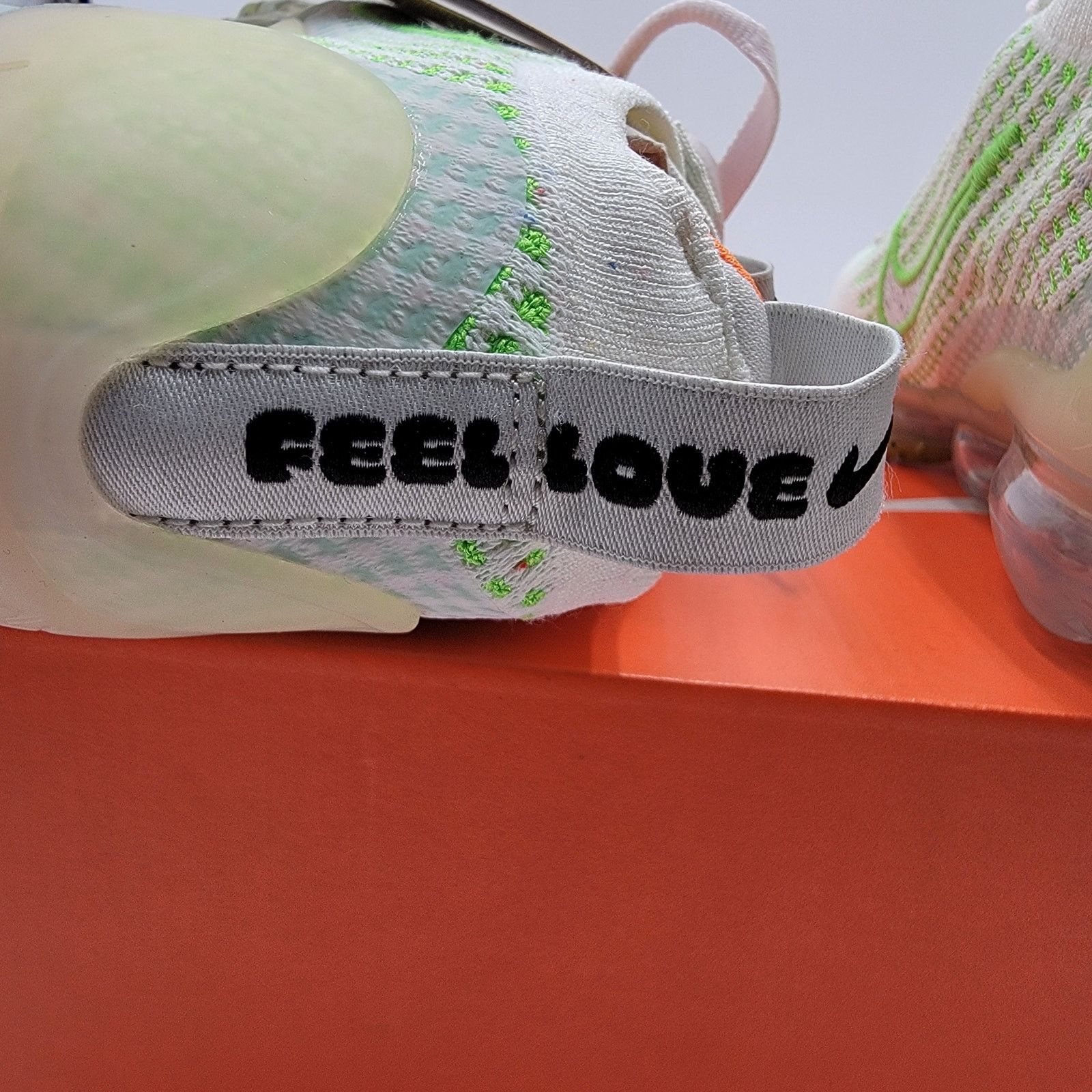 Nike Nike Air VaporMax 2021 'Feel Love' Women's Size 6 FD0871-100 Size US 6 / IT 36 - 9 Thumbnail