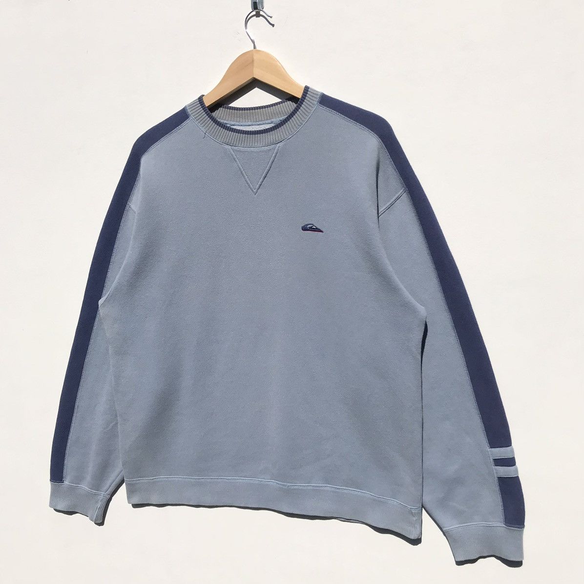 Quiksilver Vintage Quiksilver Sweatshirt Small Logo Quiksilver Surf Size US S / EU 44-46 / 1 - 3 Thumbnail