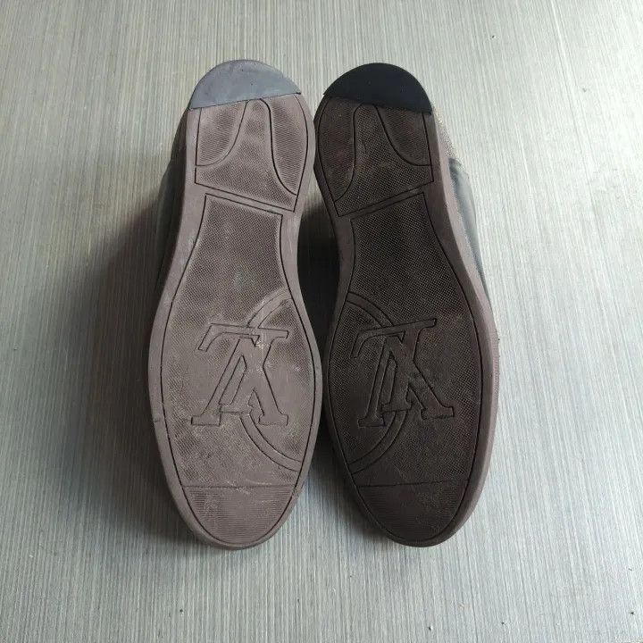 Louis Vuitton Louis Vuitton Black Leather Sneakers -2508 Size US 8 / EU 41 - 2 Thumbnail