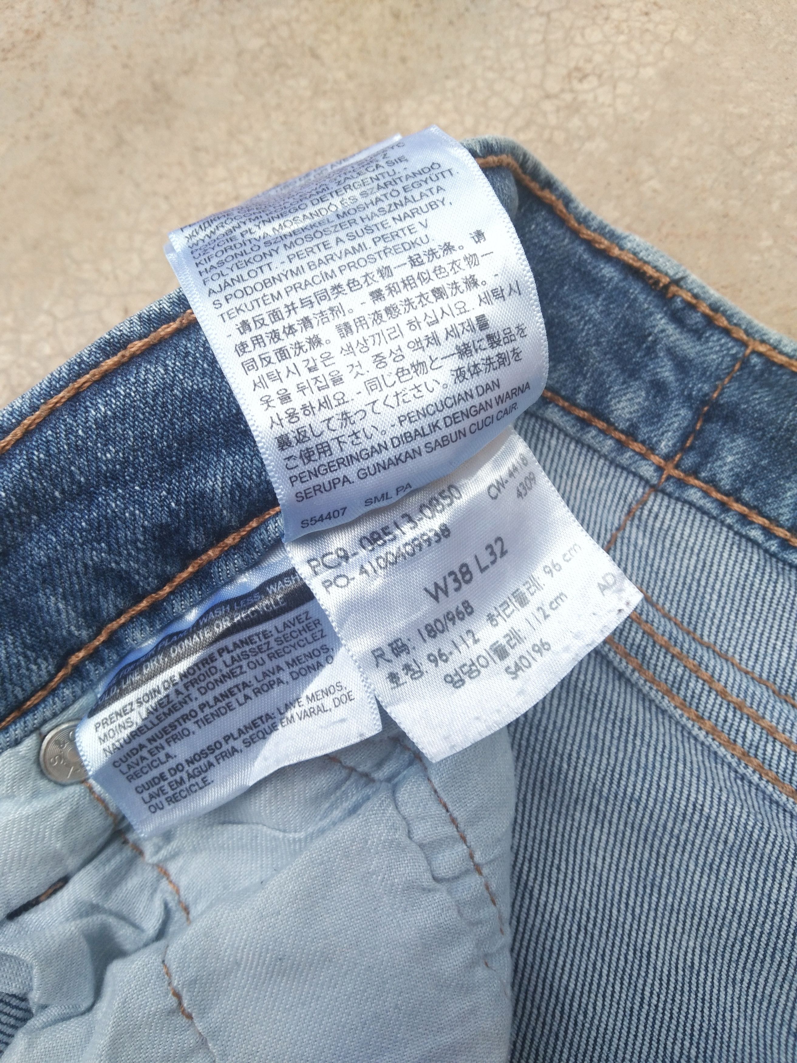 Levi's Vintage Levi's Jeans 513 Faded Blue Distressed Denim 38x30 Size US 38 / EU 54 - 8 Thumbnail