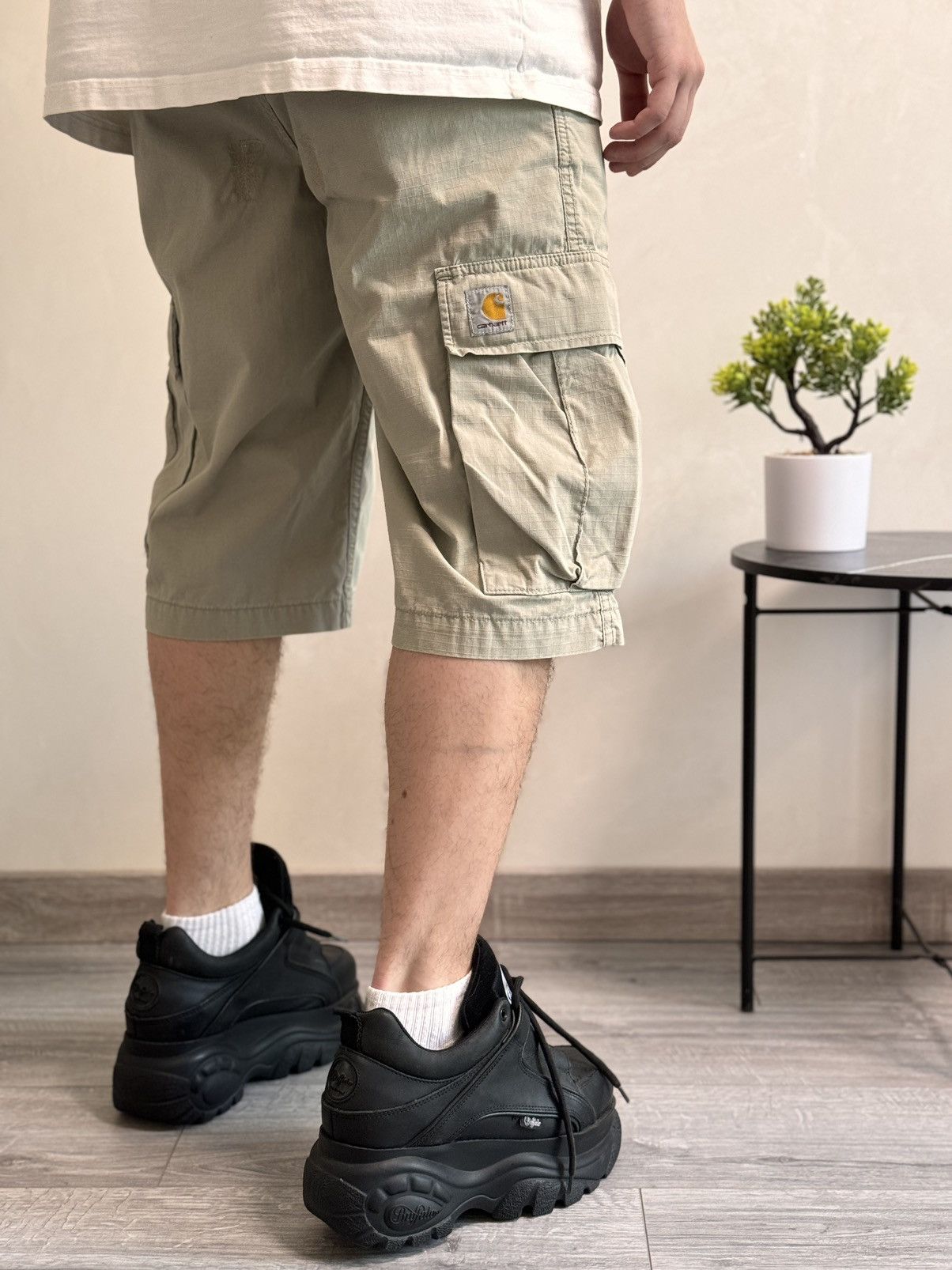 Other Carhartt Shorts Carpenter cargo faded Work Shorts Y2K Size US 32 / EU 48 - 1 Thumbnail