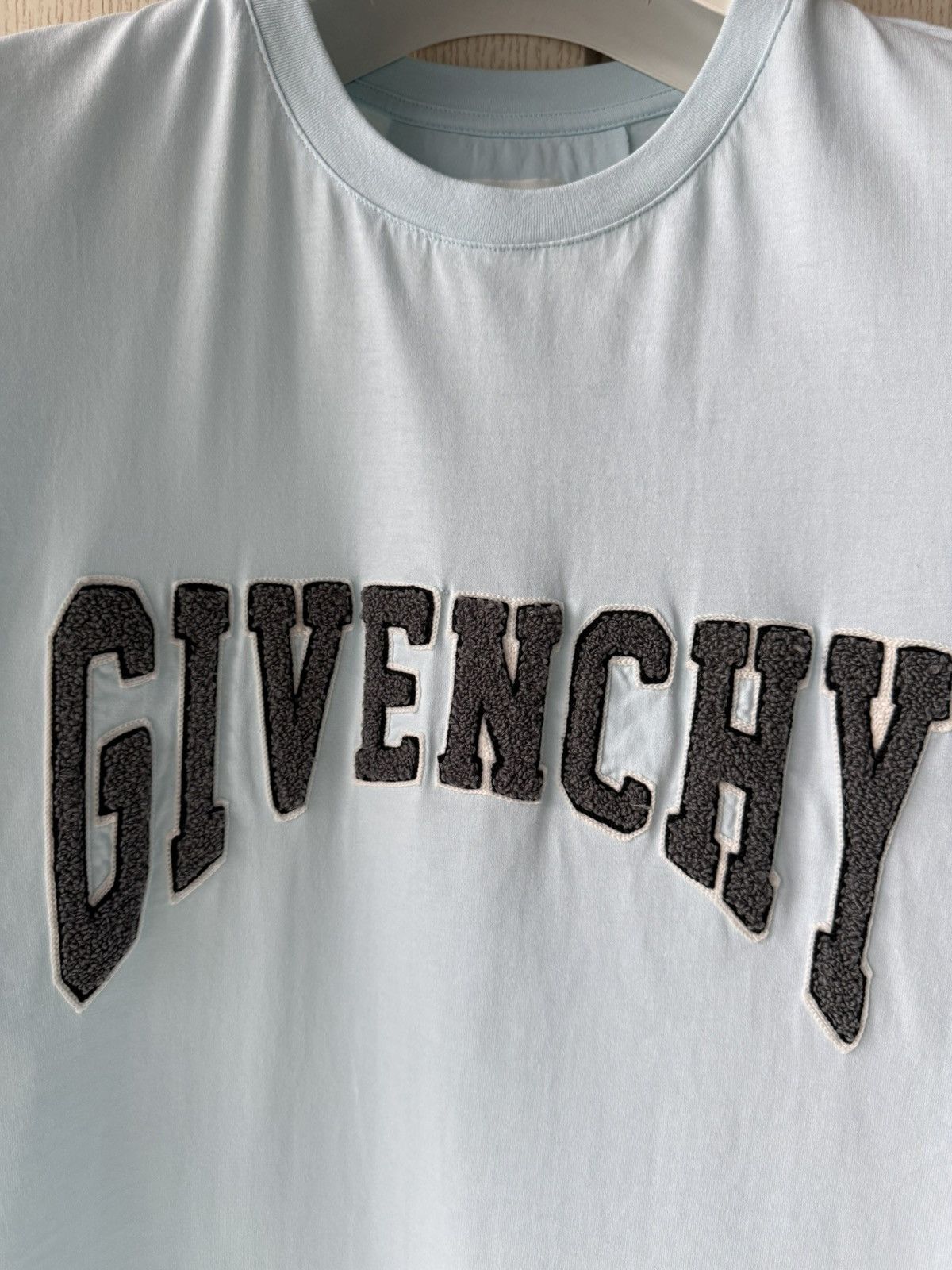 Givenchy Givenchy big logo luxury fresh collection tee shortsleeve Size US XXL / EU 58 / 5 - 3 Thumbnail