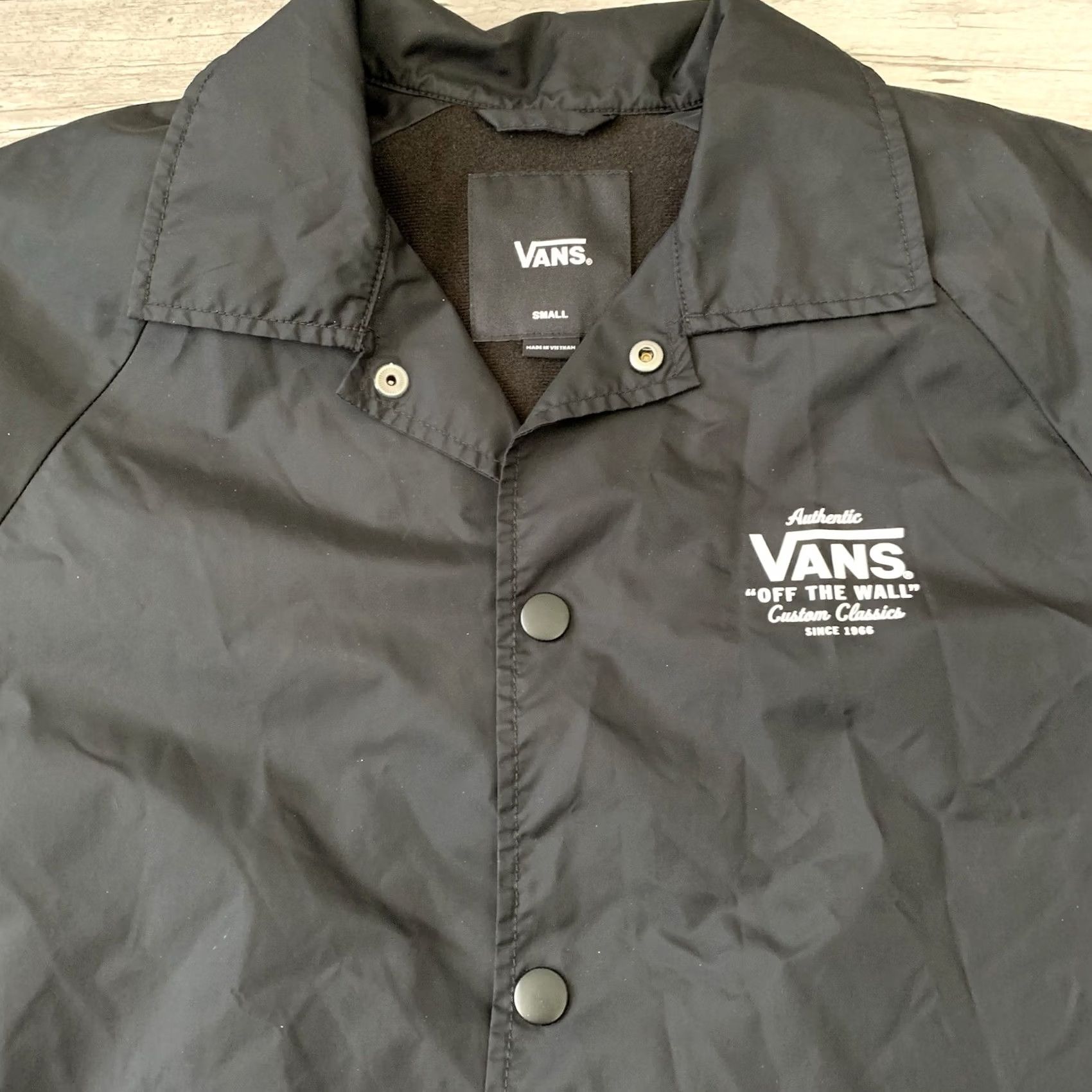 Vans VANS Logo Windbreaker Jacket Mens Small Black Lightweight Nylon Snap Button Size US S / EU 44-46 / 1 - 7 Thumbnail