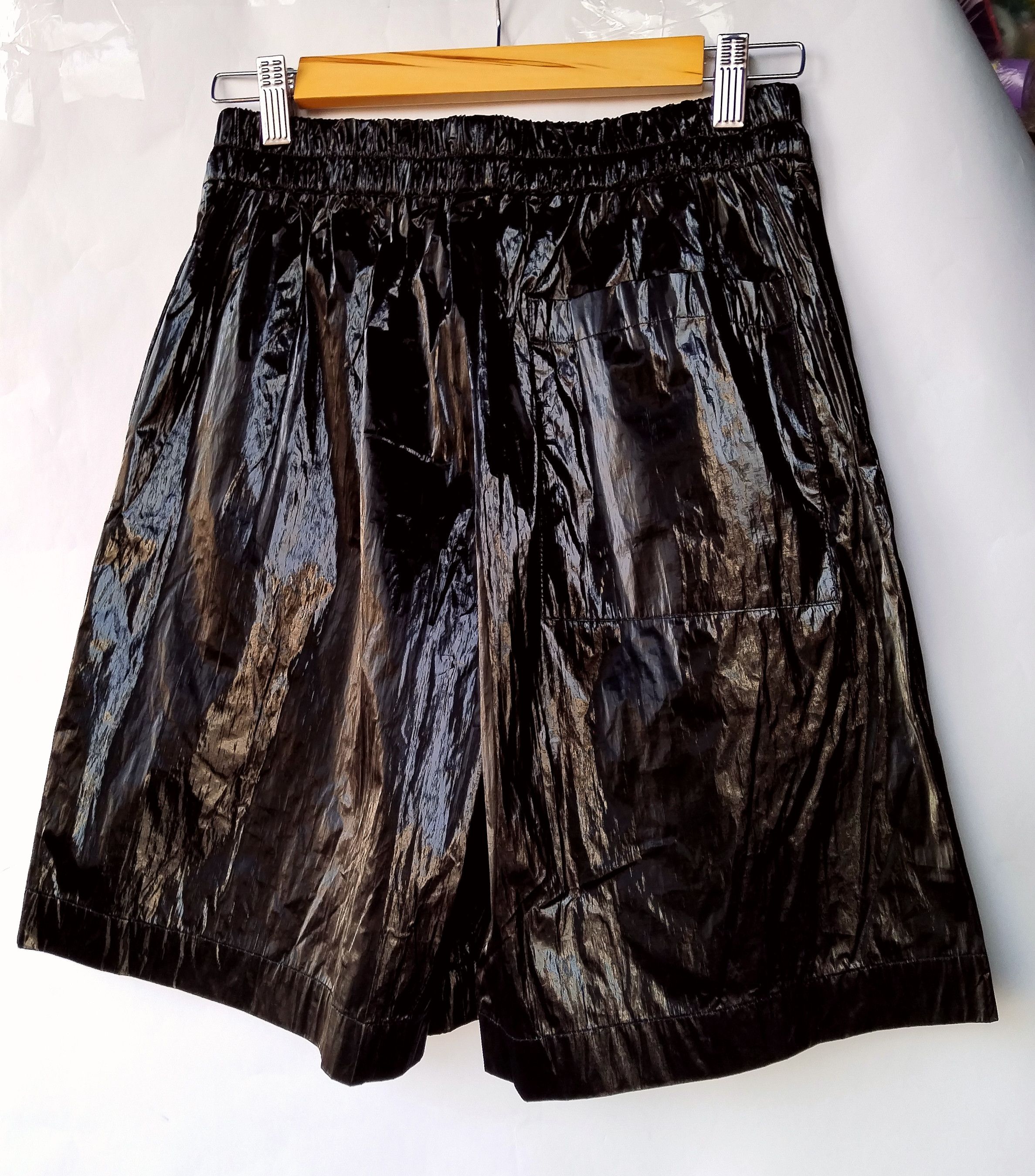Dries Van Noten Tyvek® coated long shorts Size 25" / US 0 / IT 36 - 13 Thumbnail