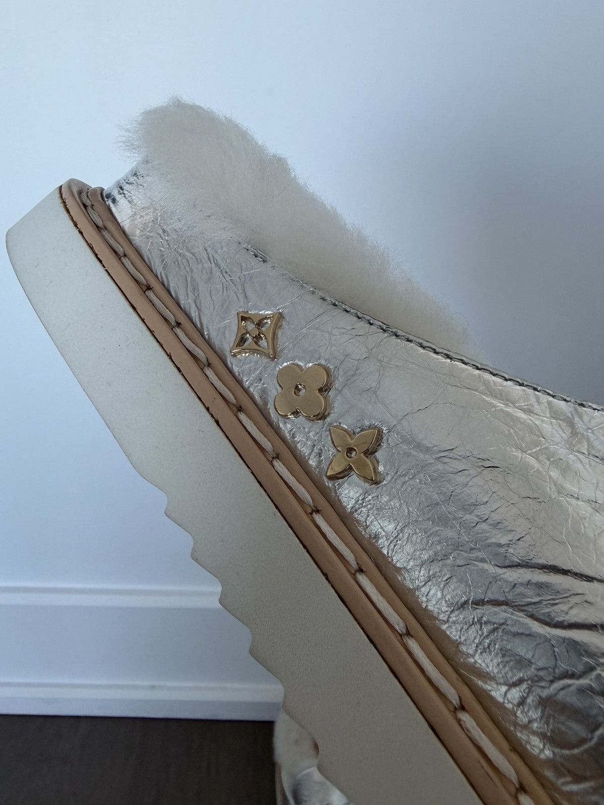 Louis Vuitton Easy Mule Shearling Size US 11 / EU 44 - 4 Thumbnail