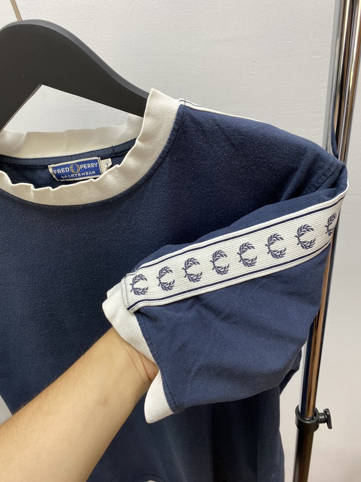 Fred Perry × Vintage Vintage Fred Perry T-Shirt Mini Logo Lamps Streetwear Y2K Size US L / EU 52-54 / 3 - 12 Thumbnail