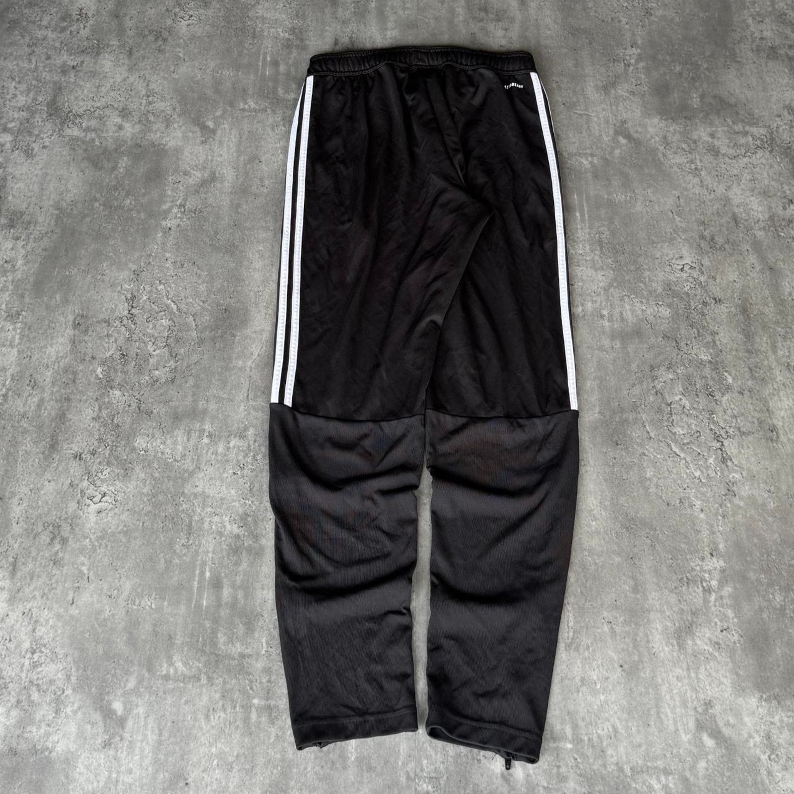 Adidas × Vintage Vintage Y2K Adidas Black Embroidered Grunge Opium Sweatpants Size US 32 / EU 48 - 2 Thumbnail