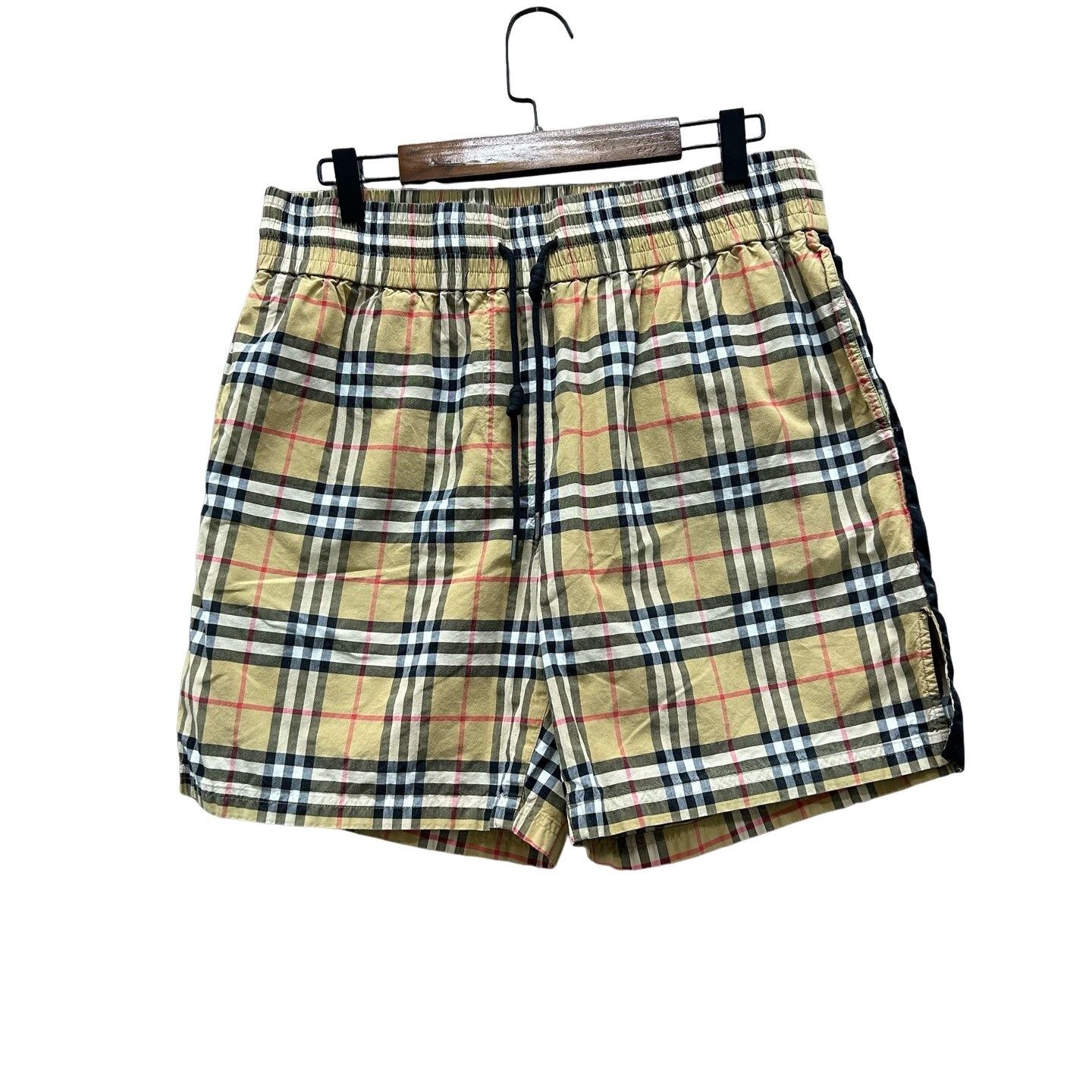 Burberry Burberry Classic Check Shorts Size 32 Size US 32 / EU 48 - 1 Thumbnail