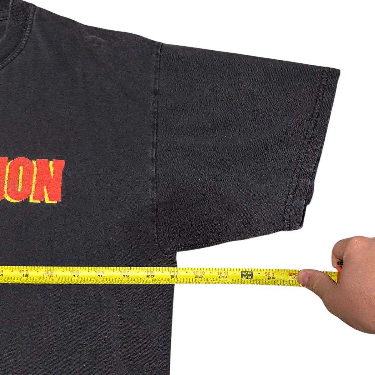 Gildan 2000s Gildan Pulp Fiction Bring out the Gimp Shirt Men's L Size US L / EU 52-54 / 3 - 6 Thumbnail