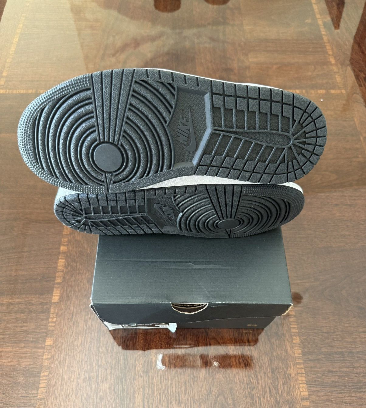 Nike Jordan 1 Carbon Fiber Size US 8 / EU 41 - 3 Thumbnail