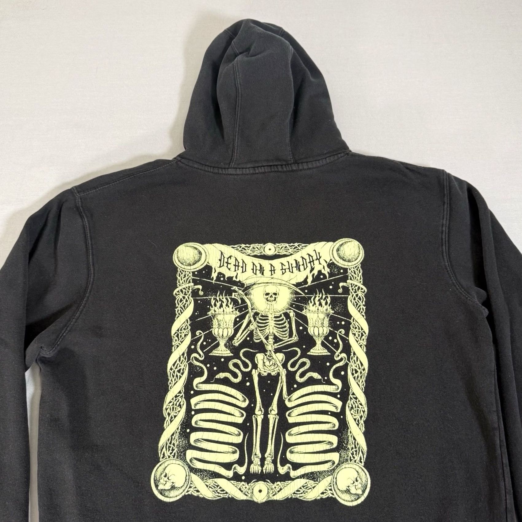 Vintage Dead On A Sunday Hoodie Mens L Black Logo Pullover Concert Rock Band Fall Winter Spring Sleeve Long Sweatshirt Size US L / EU 52-54 / 3 - 2 Thumbnail