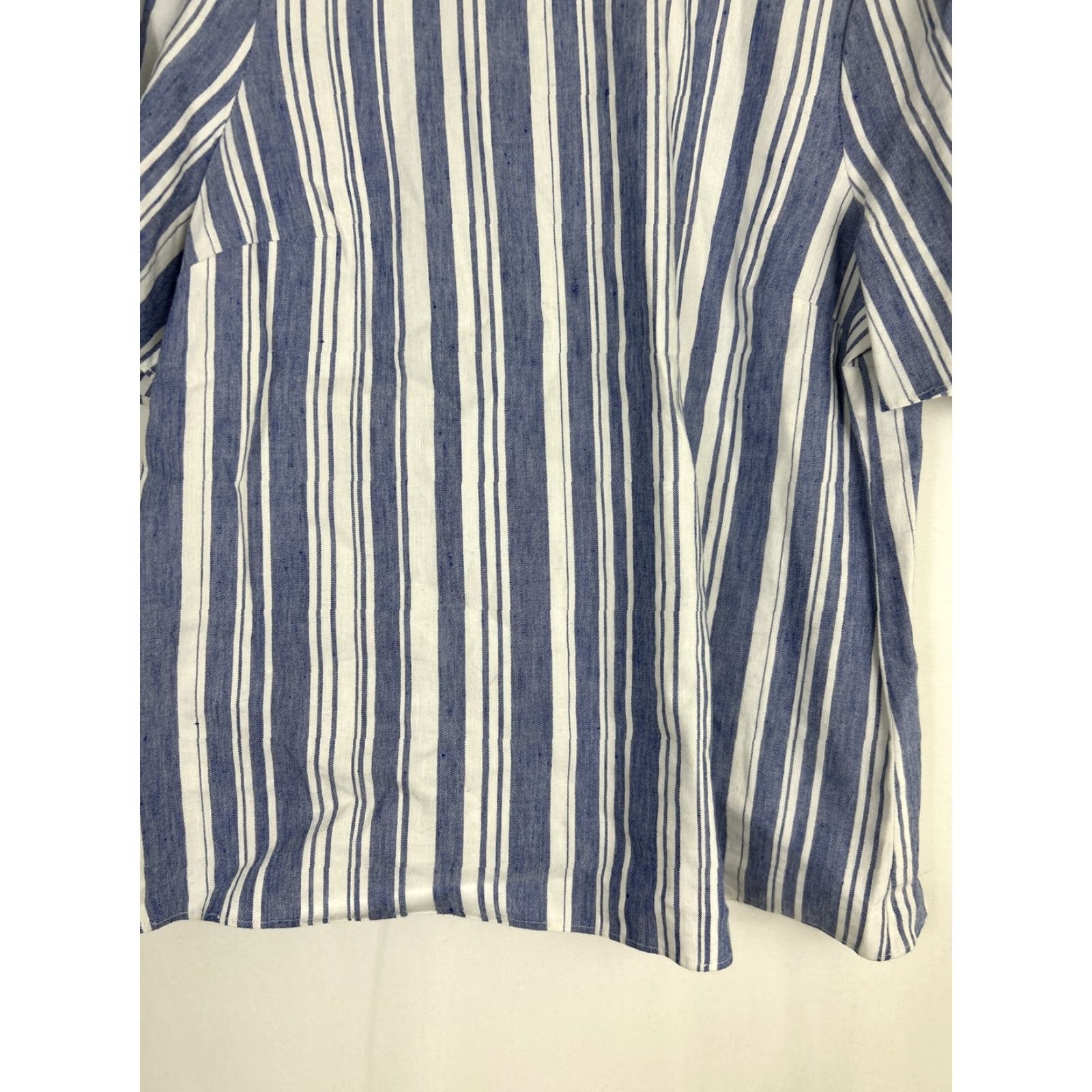 Vintage CAbi Blouse Shirt Striped Wing Tunic Top Short Sleeve Size S Blue White Linen Seersucker Keyhole Button Casual Vintage No N/A (remove N/A) Size S / US 4 / IT 40 - 5 Thumbnail
