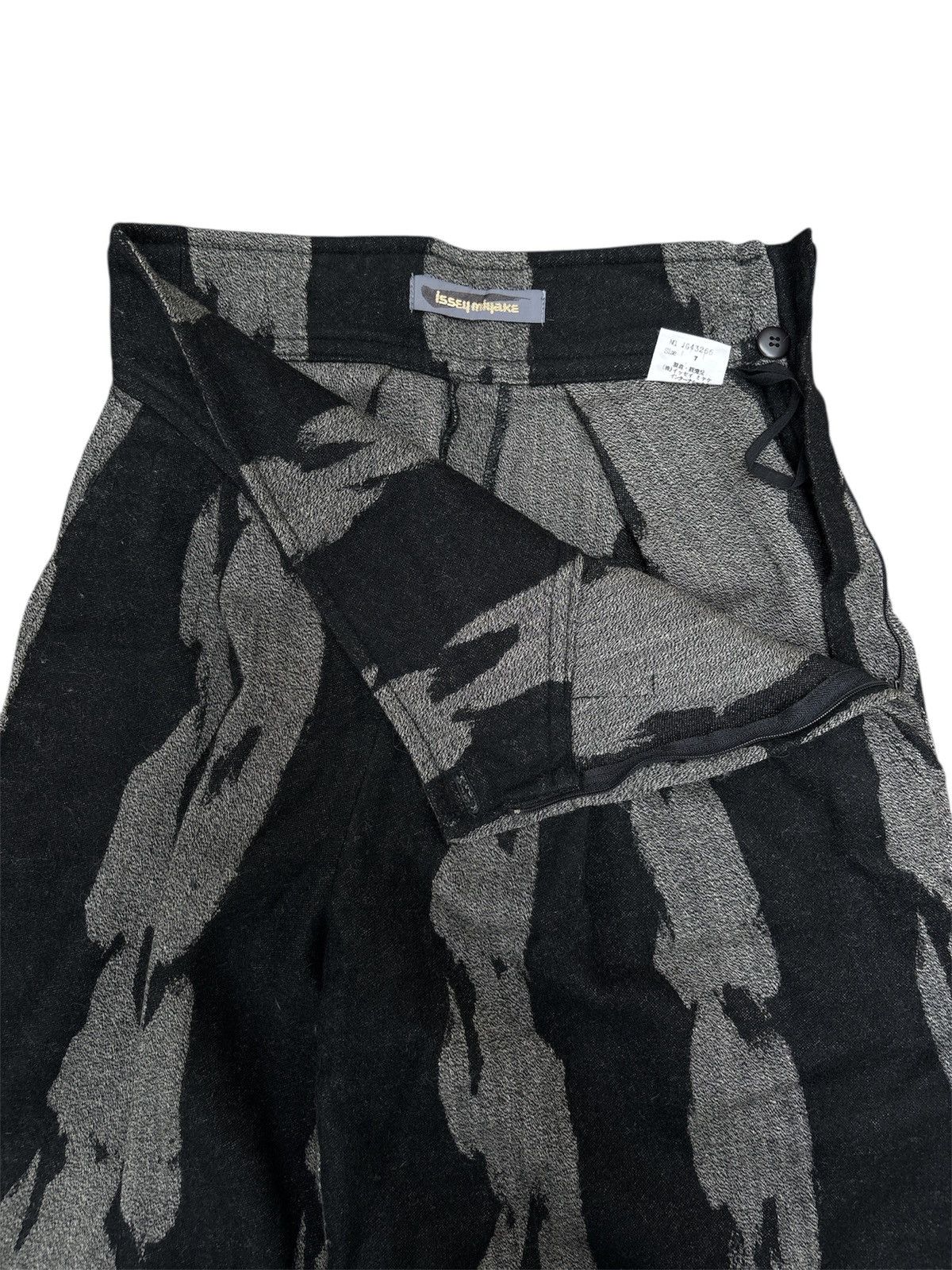 Issey Miyake 1980s High Waist Balloon Pants Size 25" / US 0 / IT 36 - 2 Thumbnail