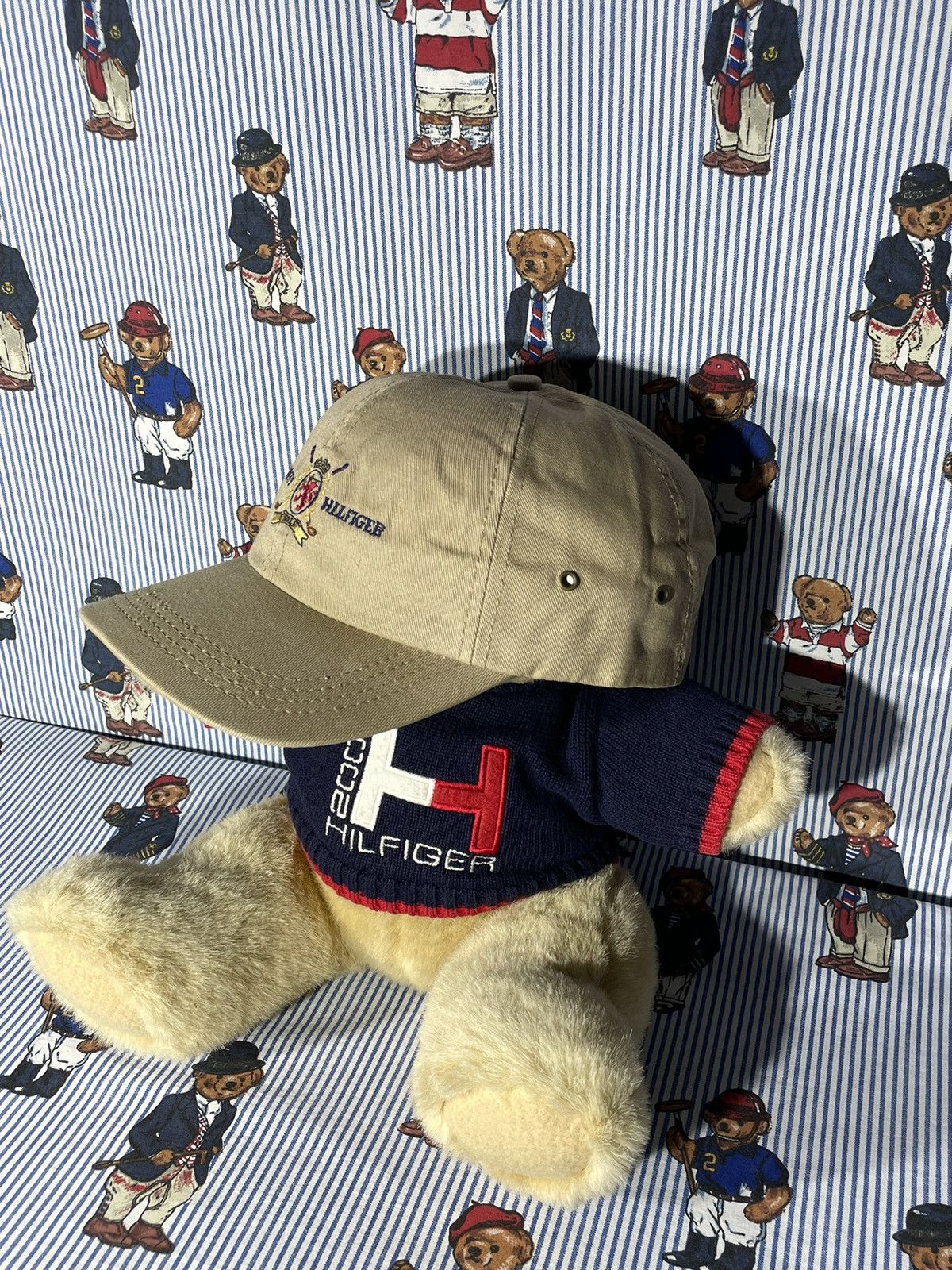 Tommy Hilfiger × Vintage Cap Tommy Hilfiger Lion Crest OG Vintage 90’s Size ONE SIZE - 9 Thumbnail
