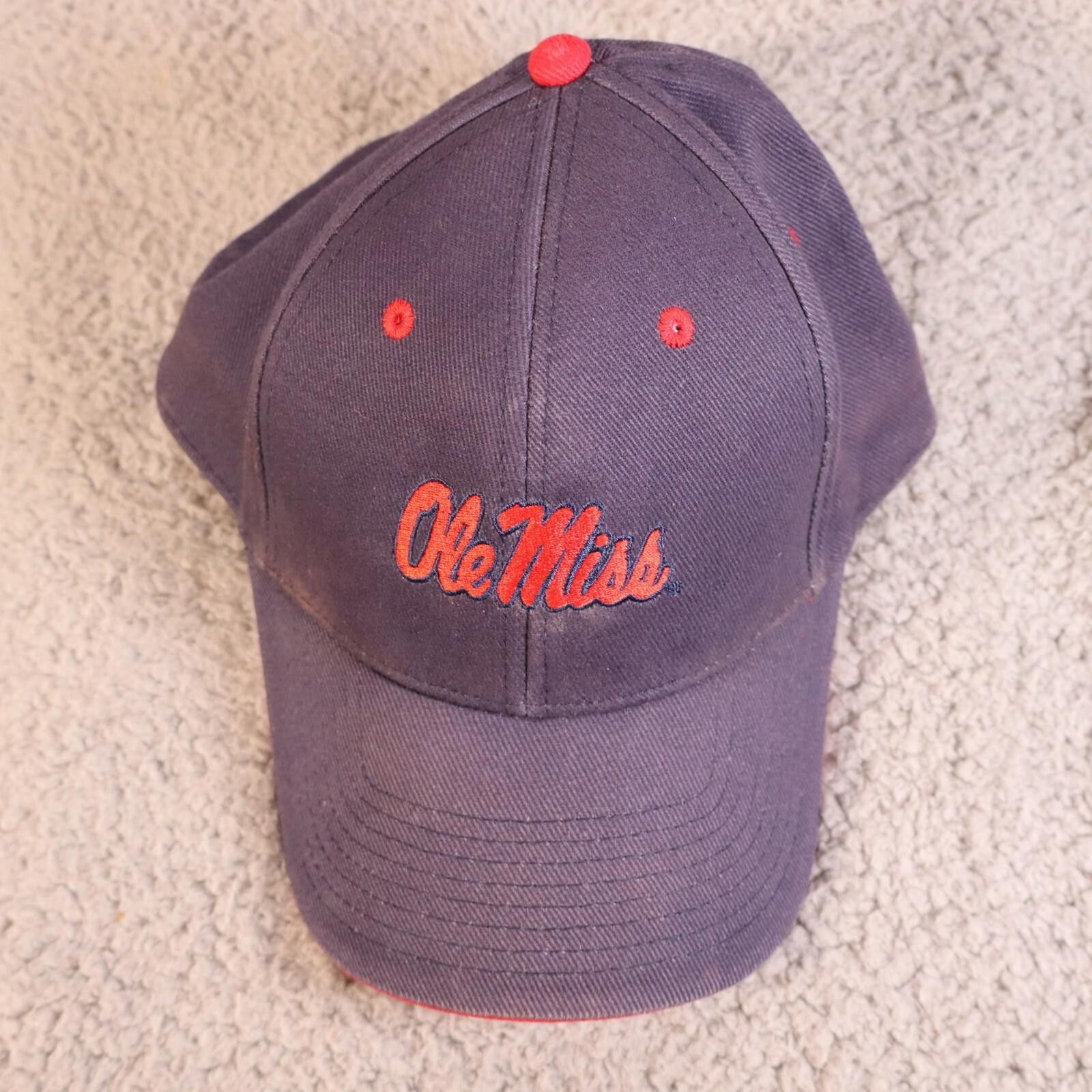 Nike Ole Miss Rebels Signatures Hat Dad Cap Strap Back Size ONE SIZE - 2 Thumbnail
