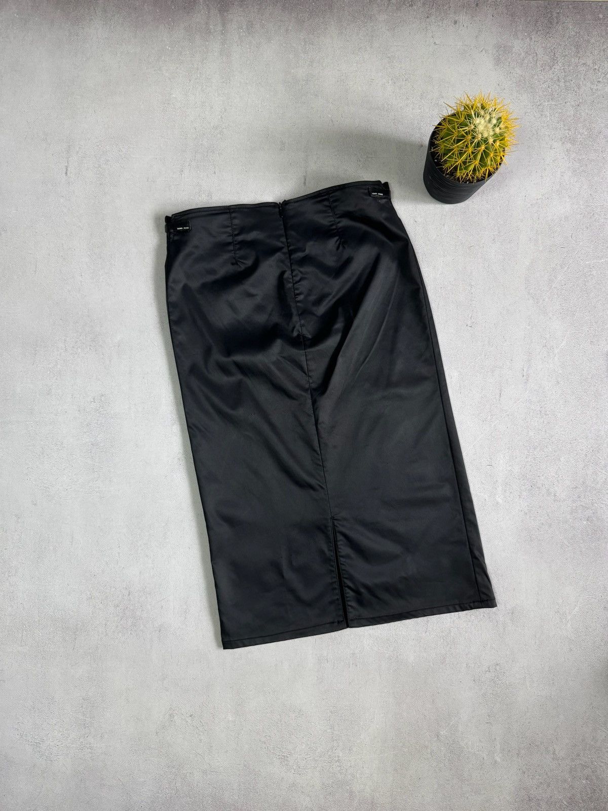 Fendi VINTAGE FENDI ROMA SKIRT BLACK RARE LUXURY Size 32" / US 10 / IT 46 - 3 Thumbnail