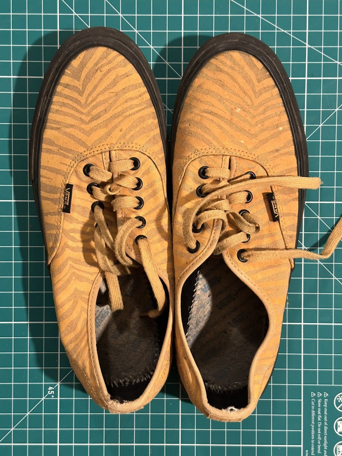 Vans Vans Authentic Pro Reflective Tiger Size US 11 / EU 44 - 3 Thumbnail