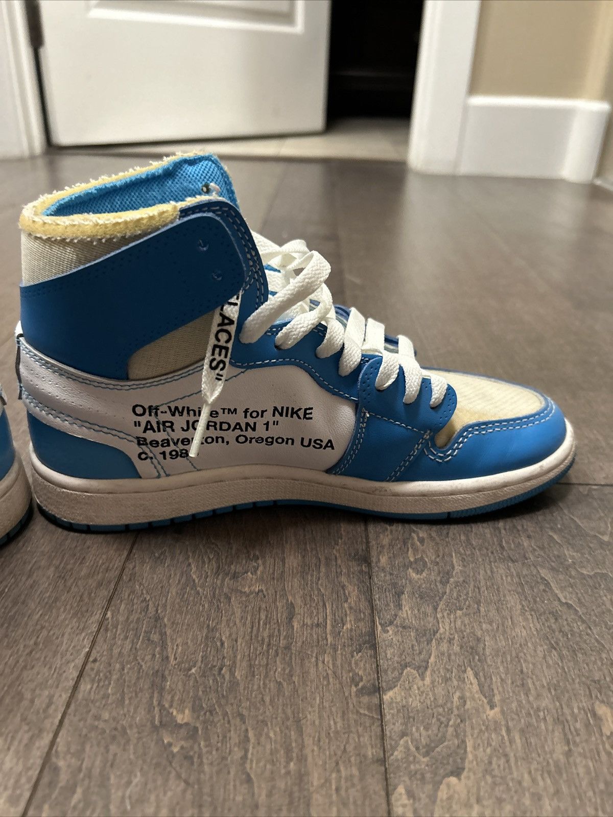 Nike × Off-White Size 6 - Jordan 1 Retro OG x Off-White High UNC Size US 6 / EU 39 - 13 Thumbnail