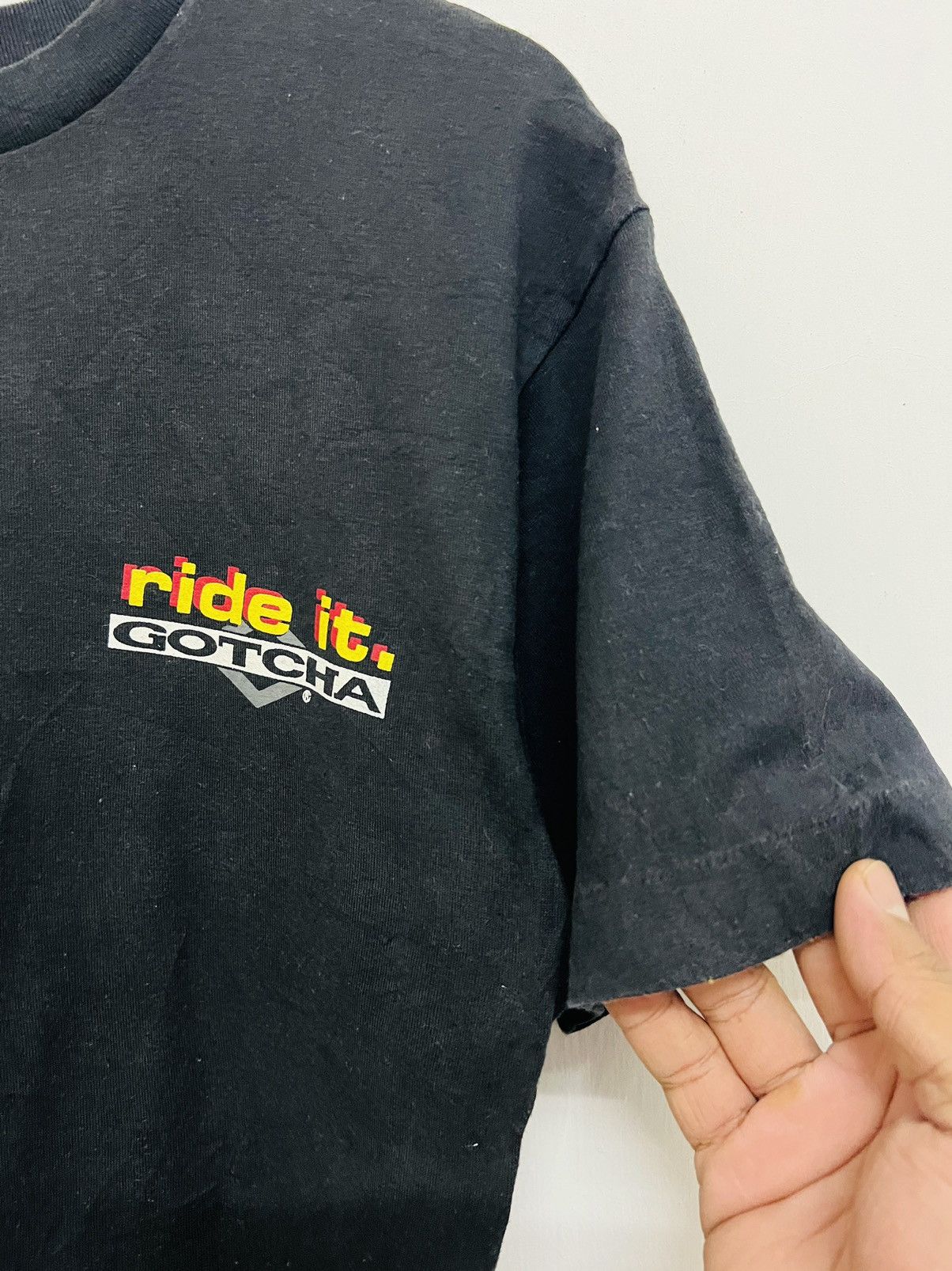 Gotcha × Vintage VINTAGE 1992 GOTCHA INTERNATIONAL SURF TEE Size US M / EU 48-50 / 2 - 7 Thumbnail