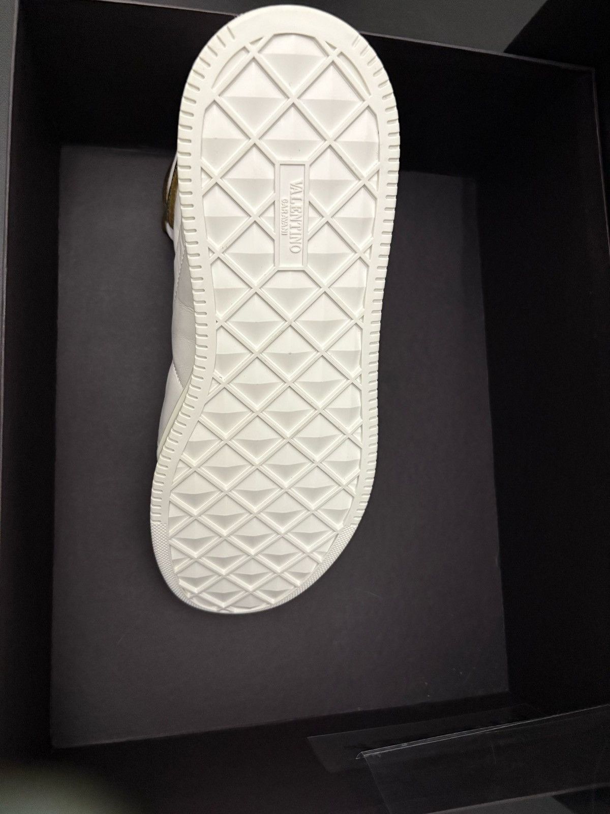 Valentino Valentino Garavani One Stud Mid-Top Sneaker Size US 7 / EU 40 - 9 Thumbnail