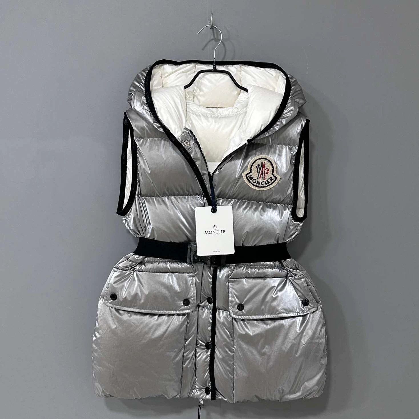 Moncler Moncler hera silver big logo belt down vest Size XS / US 0-2 / IT 36-38 - 2 Thumbnail