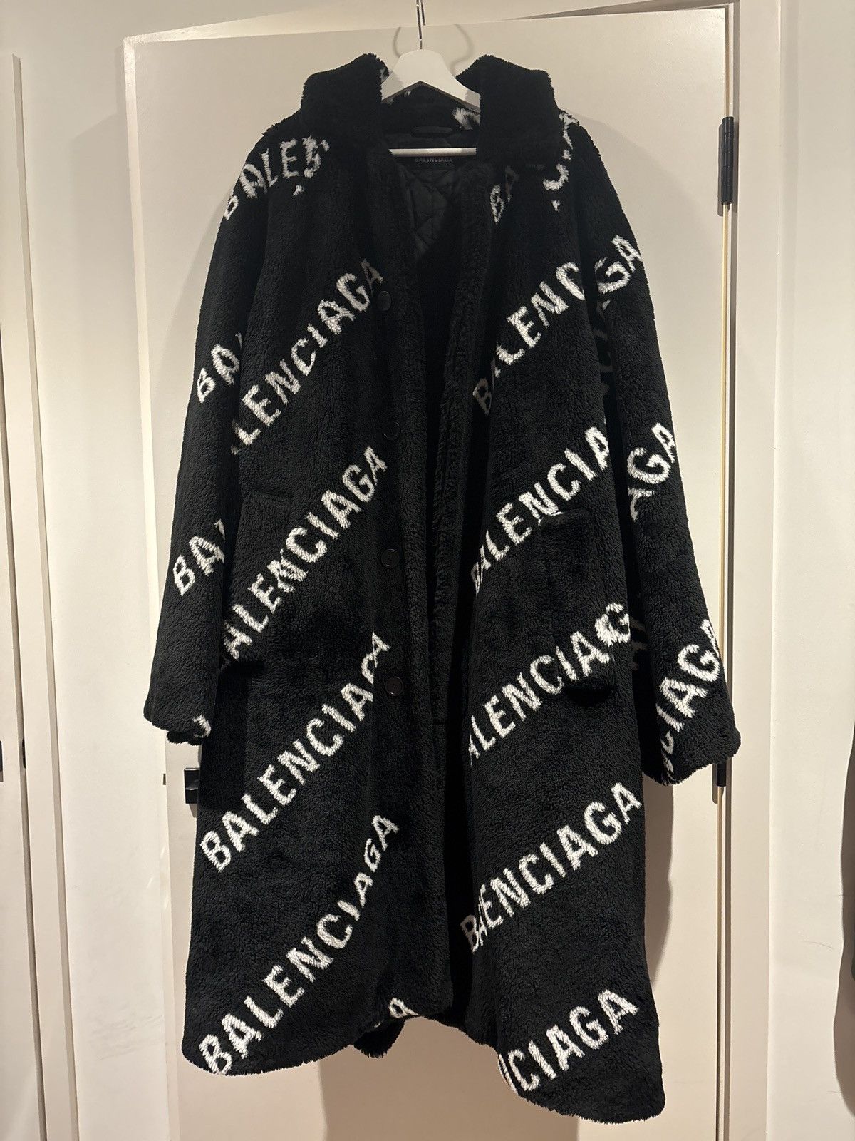 Balenciaga Balenciaga monogram fleece long jacket Size US M / EU 48-50 / 2 - 1 Thumbnail