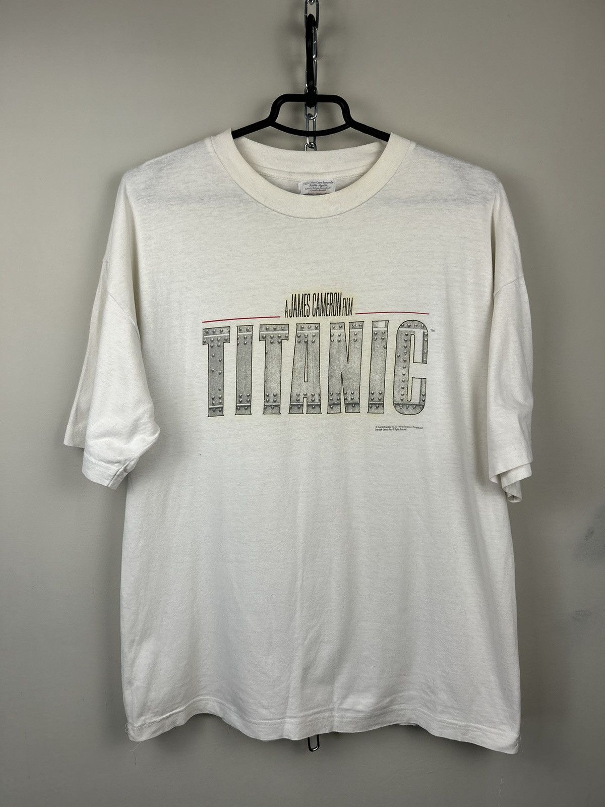 Vintage Vintage 90s Titanic a James Cameron Film 1998 Movie T shirt Size US XL / EU 56 / 4 - 1 Thumbnail