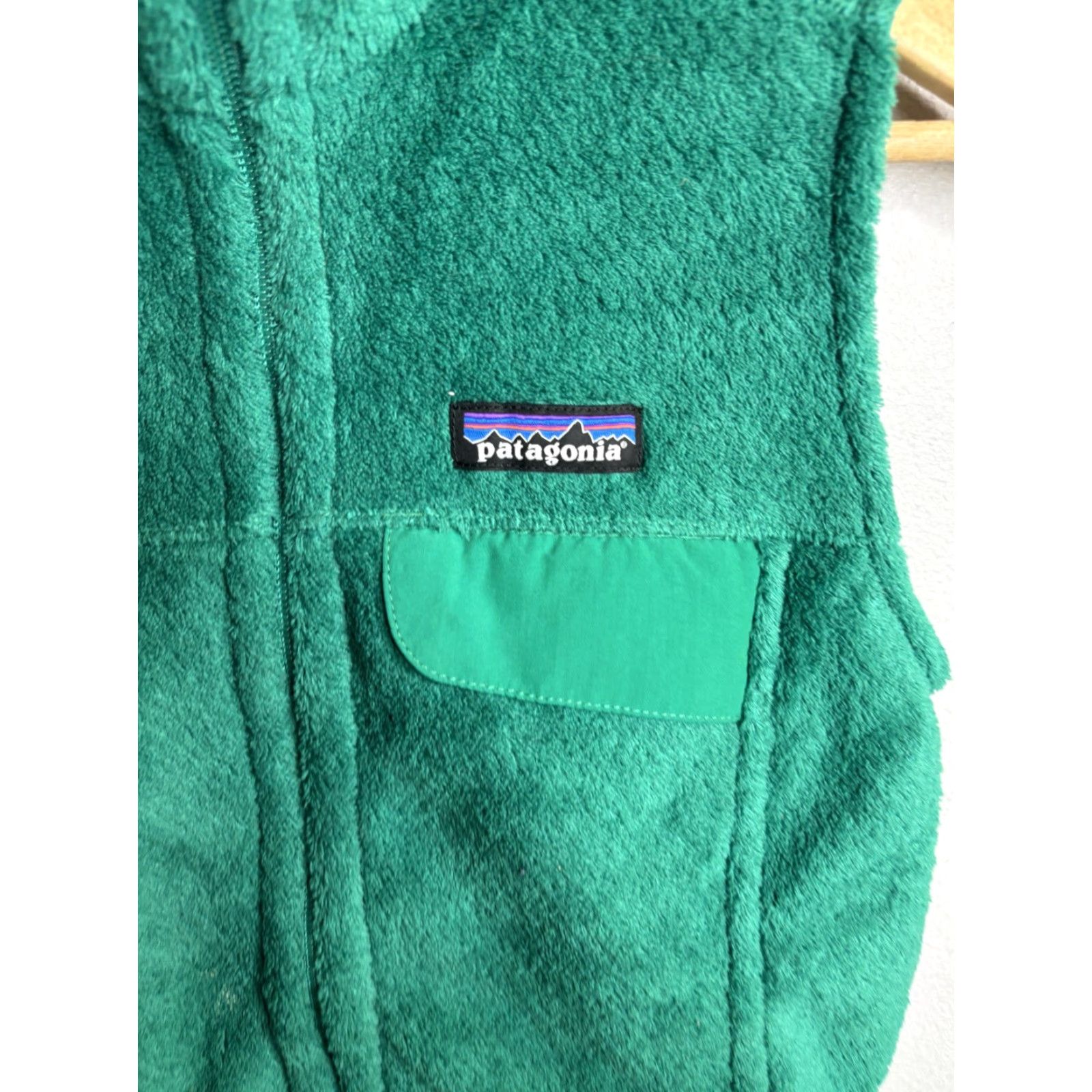 Patagonia Patagonia Vest Womens XS Green Fleece Full Zip Pockets Logo Sleeveless Outdoor Size XS / US 0-2 / IT 36-38 - 2 Thumbnail