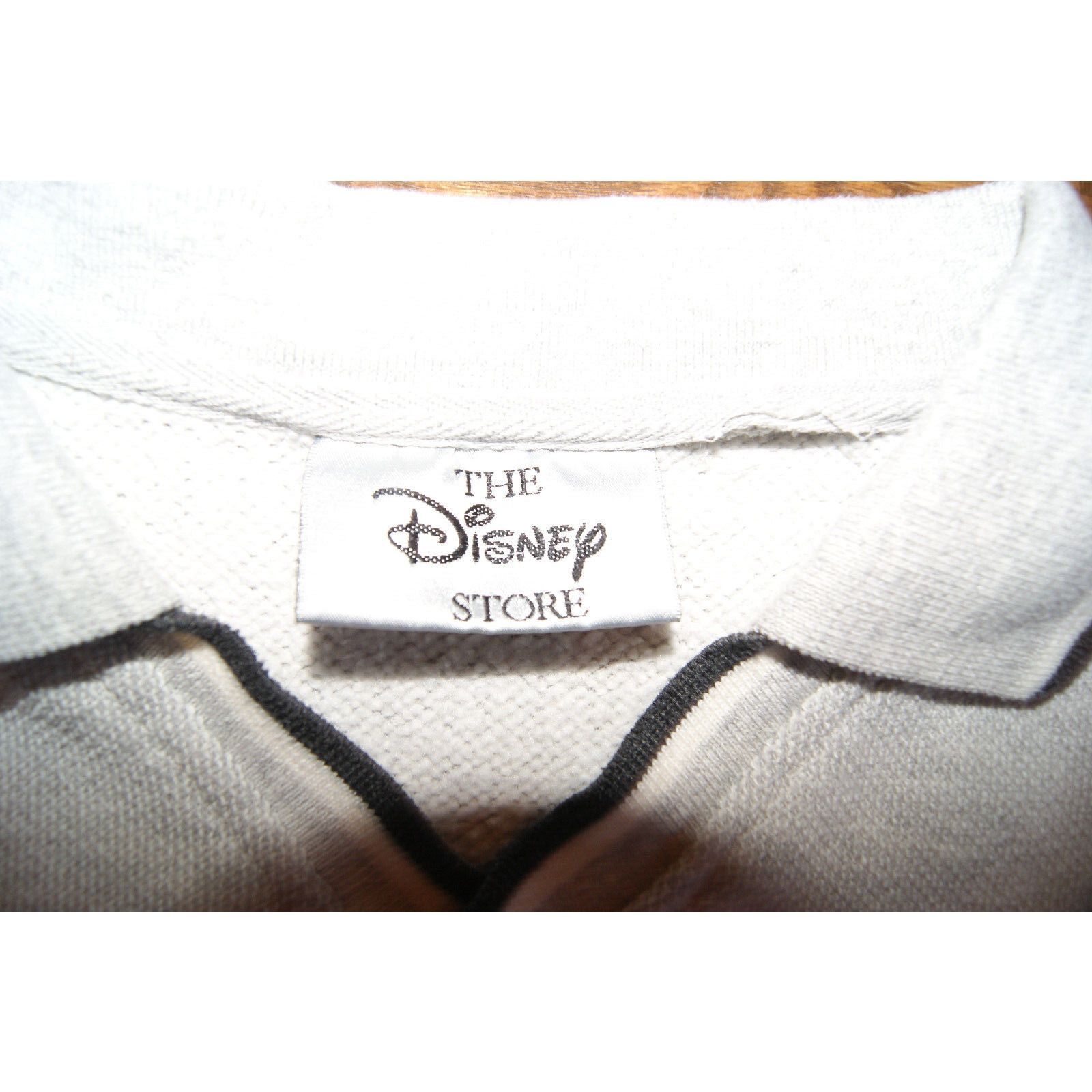 Disney VTG Disney Store Authentic Tigger Sweatshirt Collar VNeck XL Size US XL / EU 56 / 4 - 2 Thumbnail