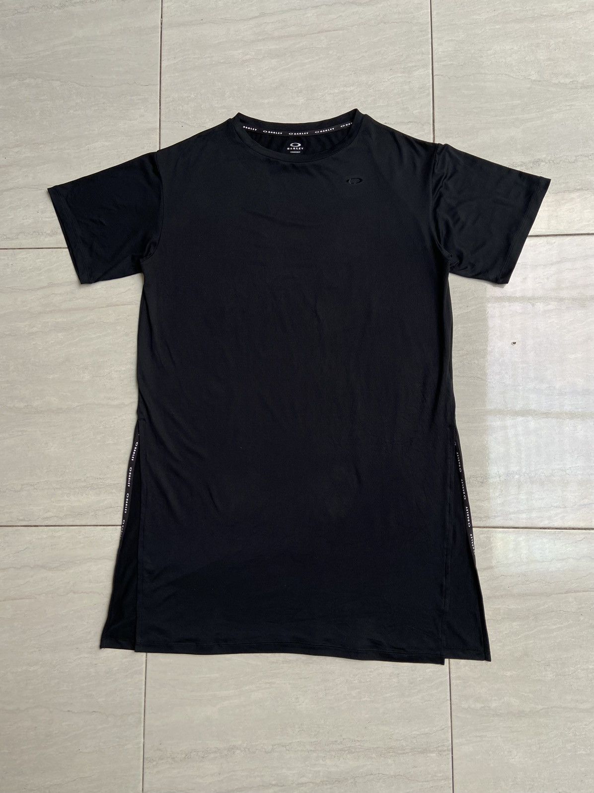 Oakley OAKLEY Black Long T-shirt Size US L / EU 52-54 / 3 - 1 Thumbnail
