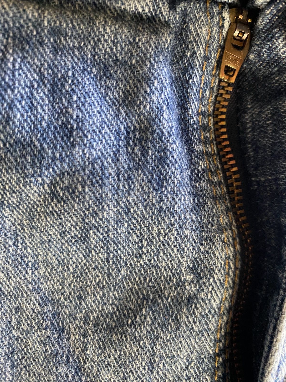 Levi's Vintage 1993 Levi’s 550 Relaxed Fit Blue Denim Jean 35x30 Size US 35 - 17 Thumbnail