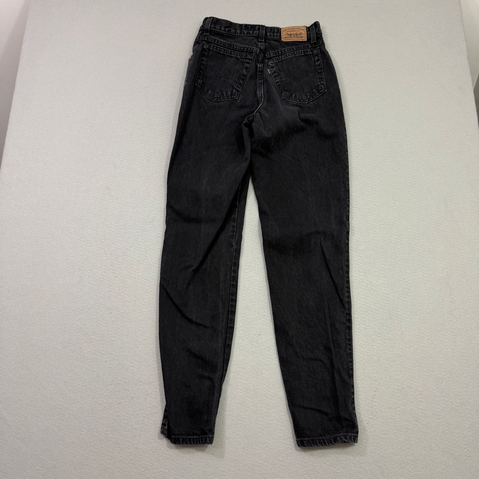 Vintage Vintage Levis 900 Jeans Womens 7 (26x32) Black Mom High Rise Size 26" / US 2 / IT 38 - 7 Thumbnail