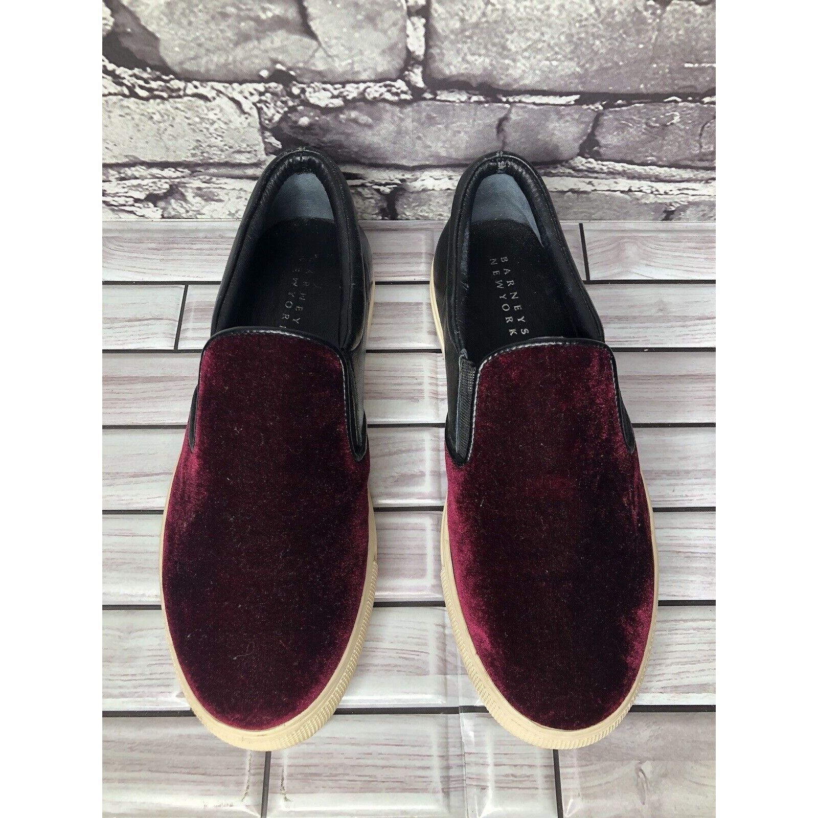Barneys New York Barney’s New York Red Velvet Suede Slip On Casual Sneakers S Size US 6 / IT 36 - 18 Thumbnail