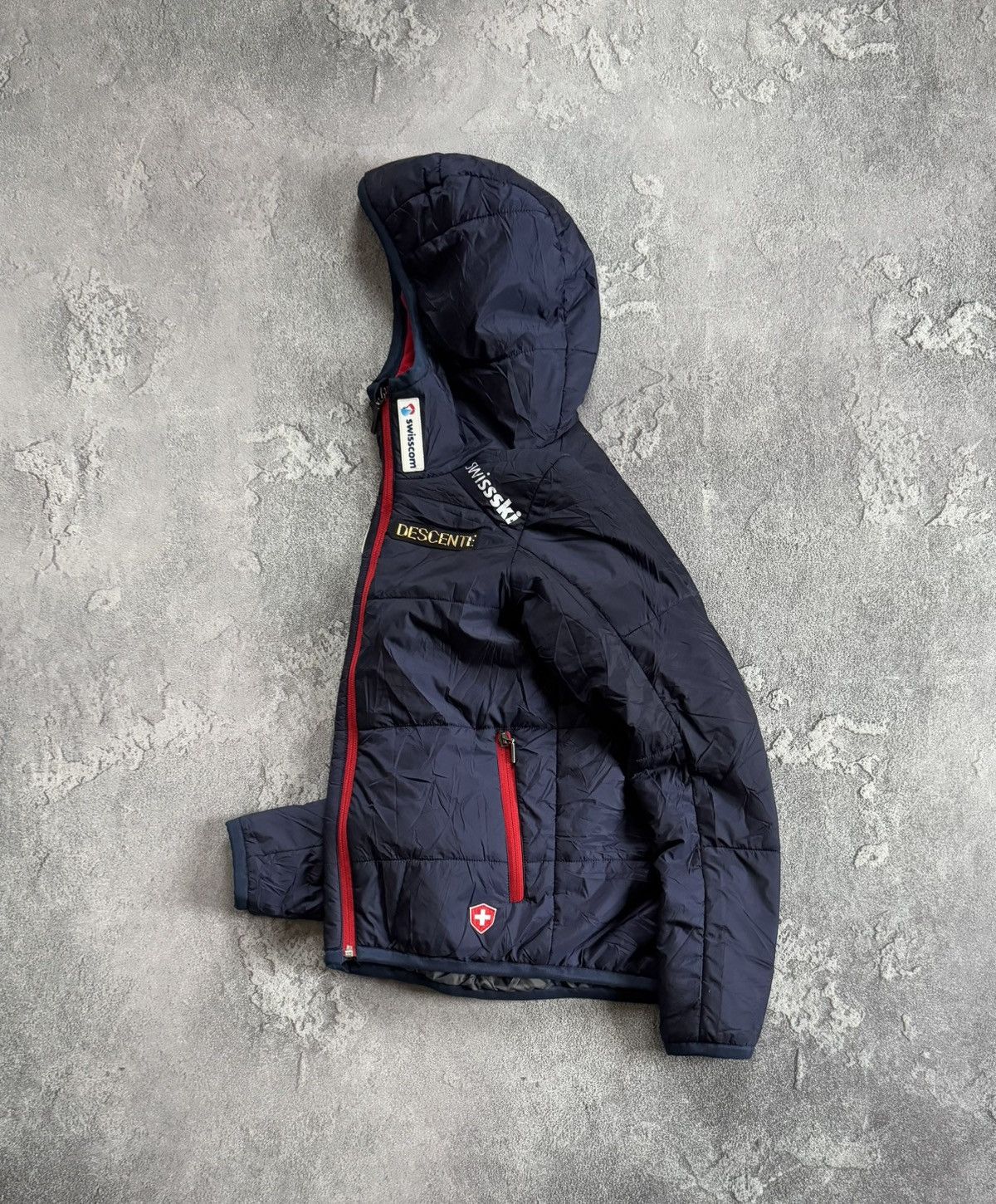 Descente Descente 38/M Wmns Swisscom puffer quilted hooded jacket Size M / US 6-8 / IT 42-44 - 16 Thumbnail