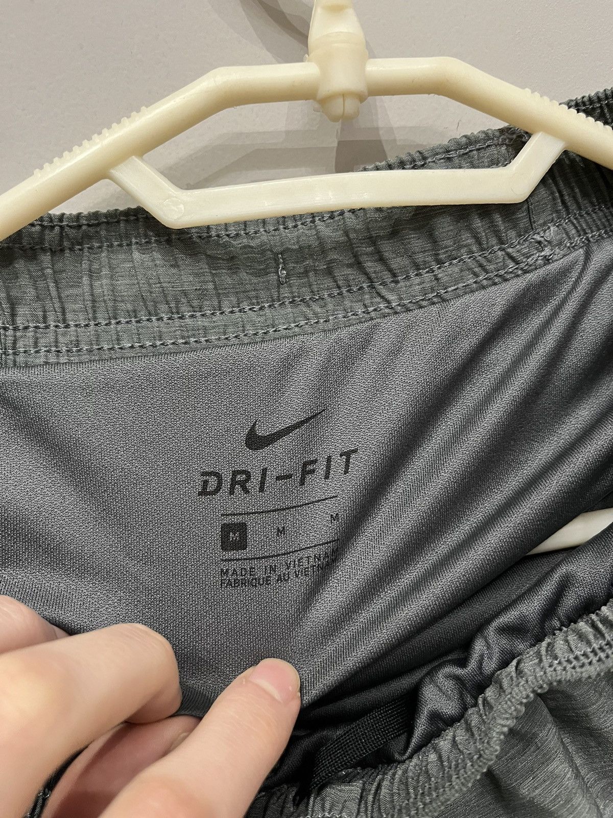 Nike Nike dri fit sport shorts nylon size M Size US 30 / EU 46 - 4 Thumbnail