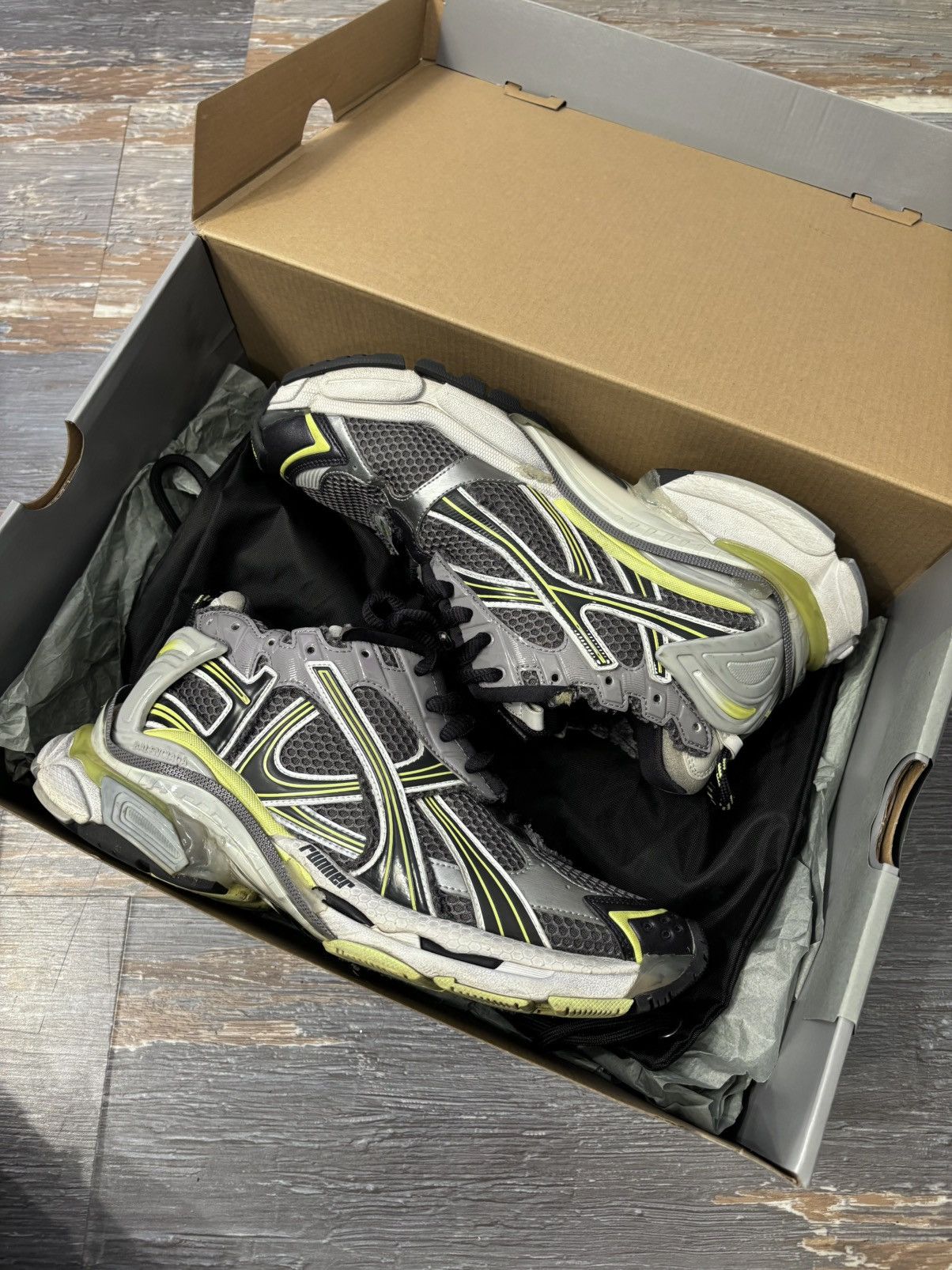 Balenciaga Balenciaga Runner Grey Yellow Size US9/EU42 Size US 9 / EU 42 - 7 Thumbnail
