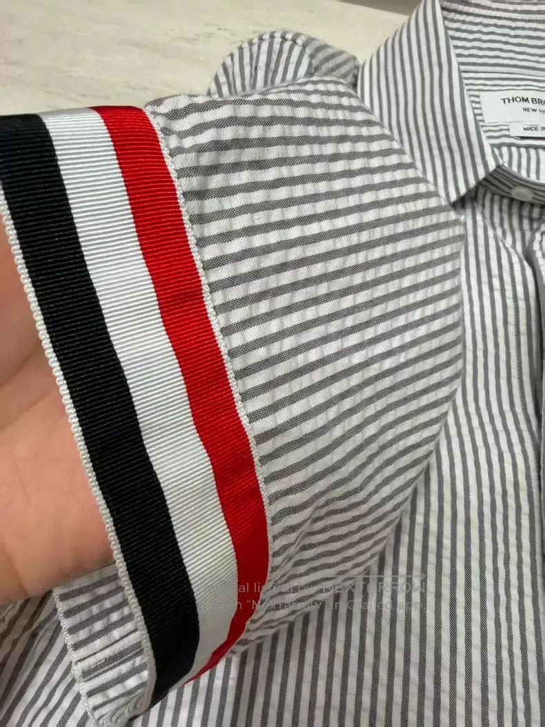Thom Browne Thom Browne Short-sleeve shirt with grey and white fine st Size US M / EU 48-50 / 2 - 7 Thumbnail