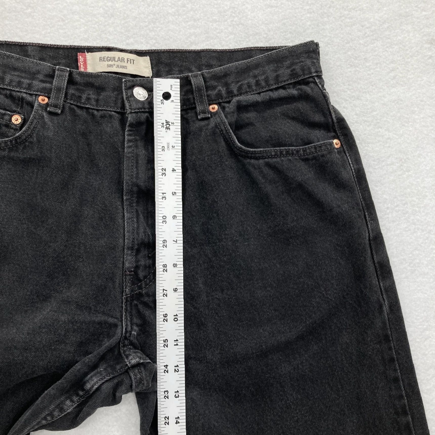 Levi's VINTAGE Levi's 505 Jeans Mens 36x32 Regular Fit Straight Leg Black Denim 2004 Y2K Size US 36 / EU 52 - 7 Thumbnail