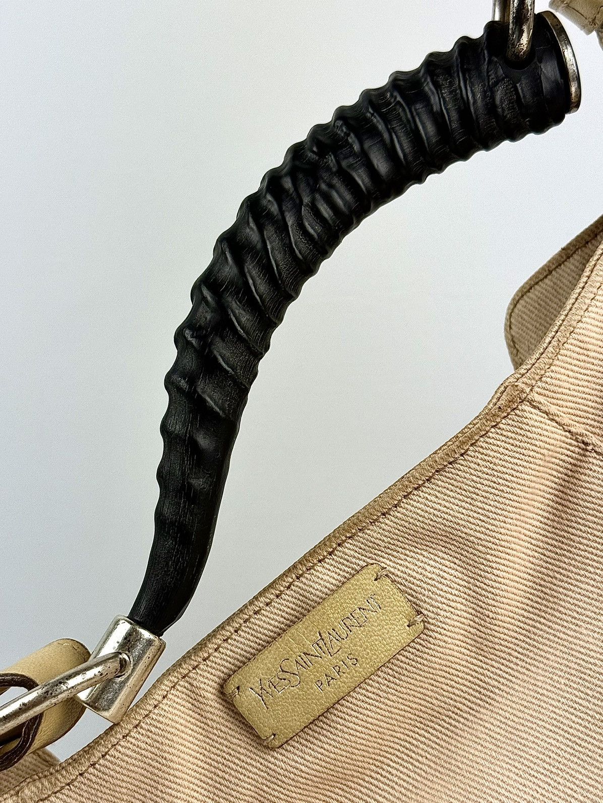 Yves Saint Laurent Yves Saint Laurent - Tom Ford - SS/02 - Mala Mala - Mombasa Size ONE SIZE - 16 Thumbnail