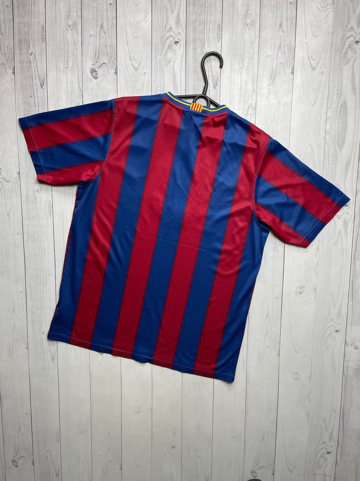 Nike × Vintage Vintage Nike Barcelona soccer jersey size M rare Size US M / EU 48-50 / 2 - 11 Thumbnail