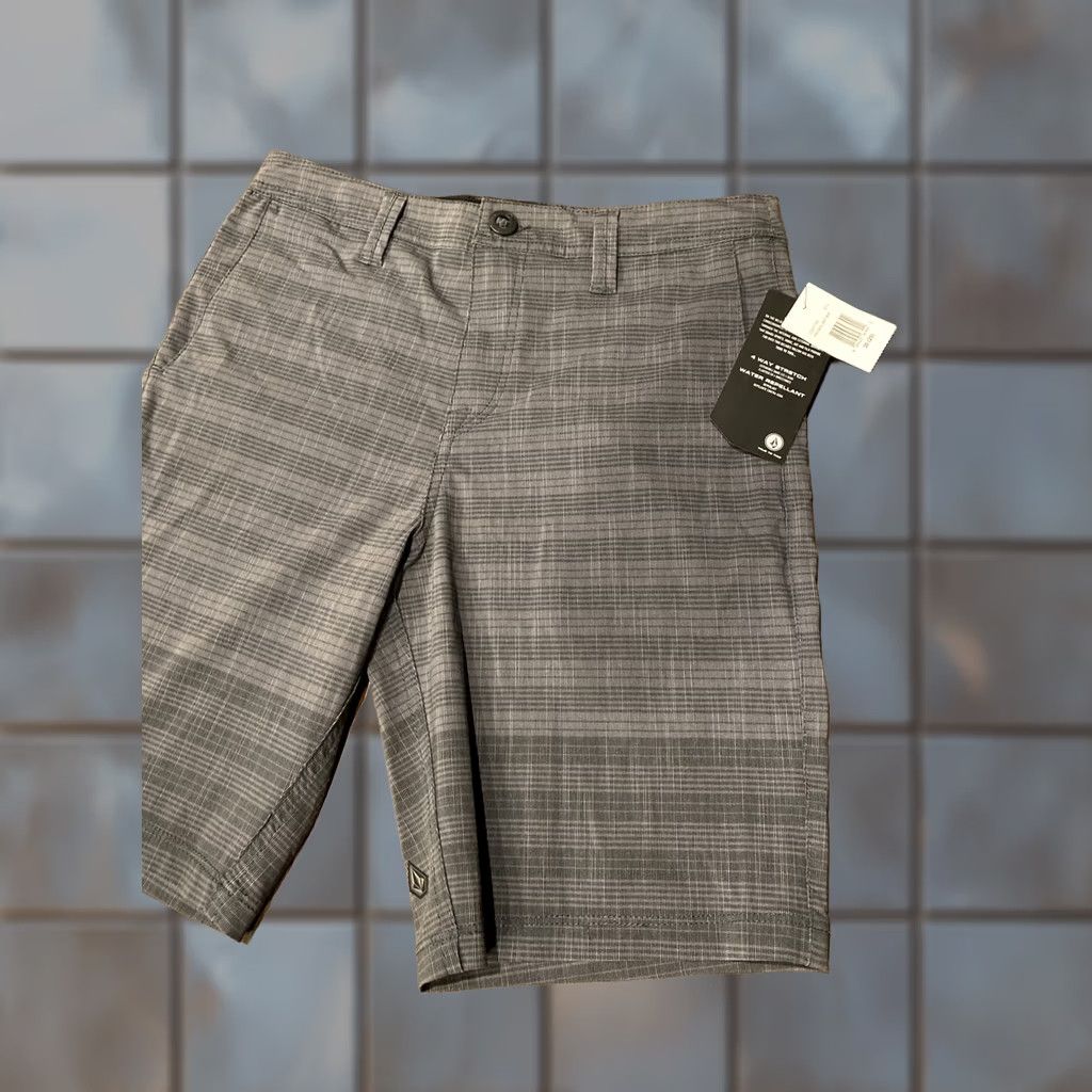 Volcom NWT Volcom Board Shorts Mens 30" Waist Surf & Turf 4-way Stretch Hybrid Swim/Surf Gray 95% Polyester/5% Spandex Regular Mens Bottoms Size US 30 / EU 46 - 1 Thumbnail