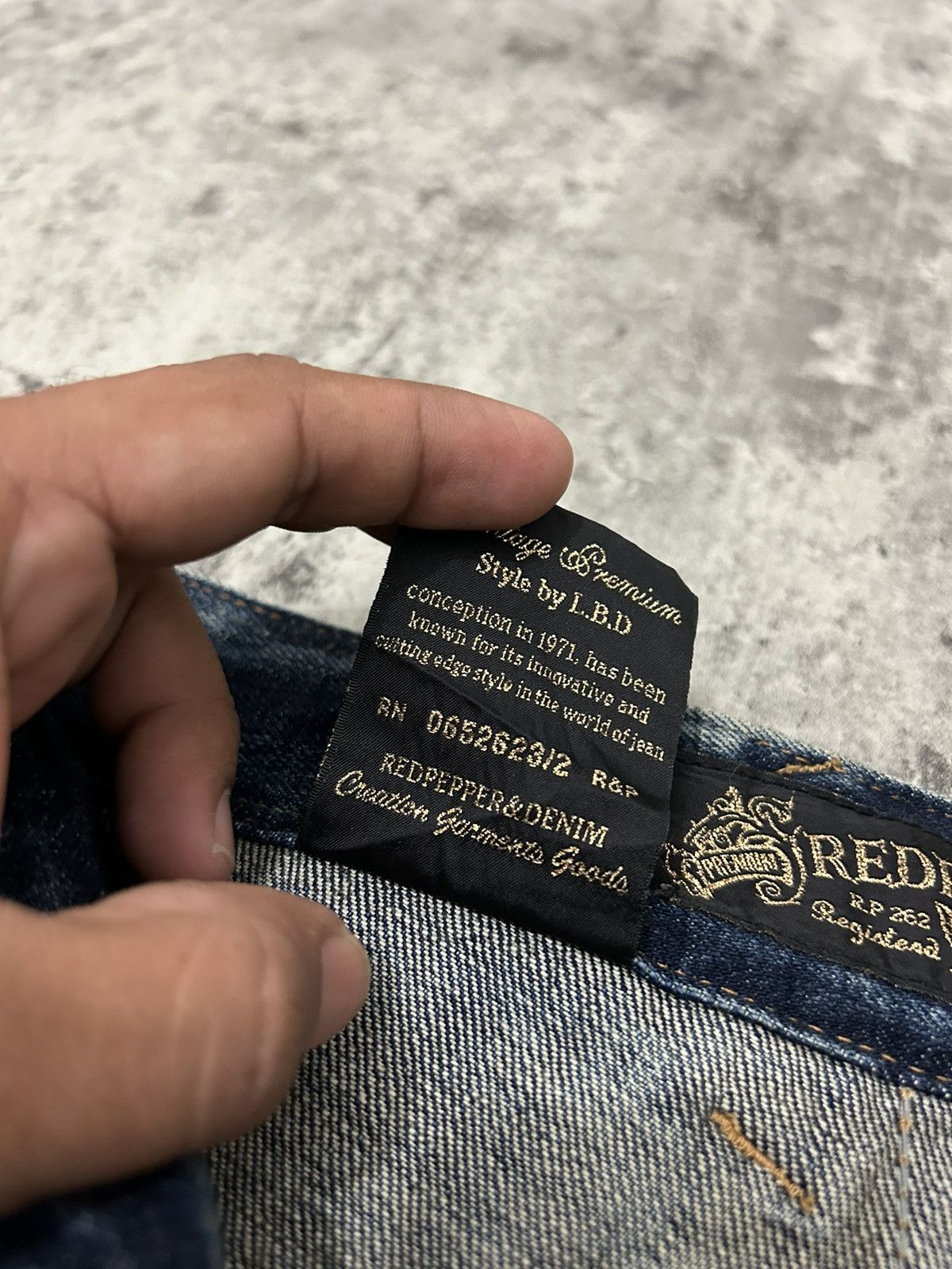If Six Was Nine × Le Grande Bleu (L.G.B.) × Tornado Mart Red Pepper Gold Label Acid Wash Flare Jeans Size US 28 / EU 44 - 13 Thumbnail