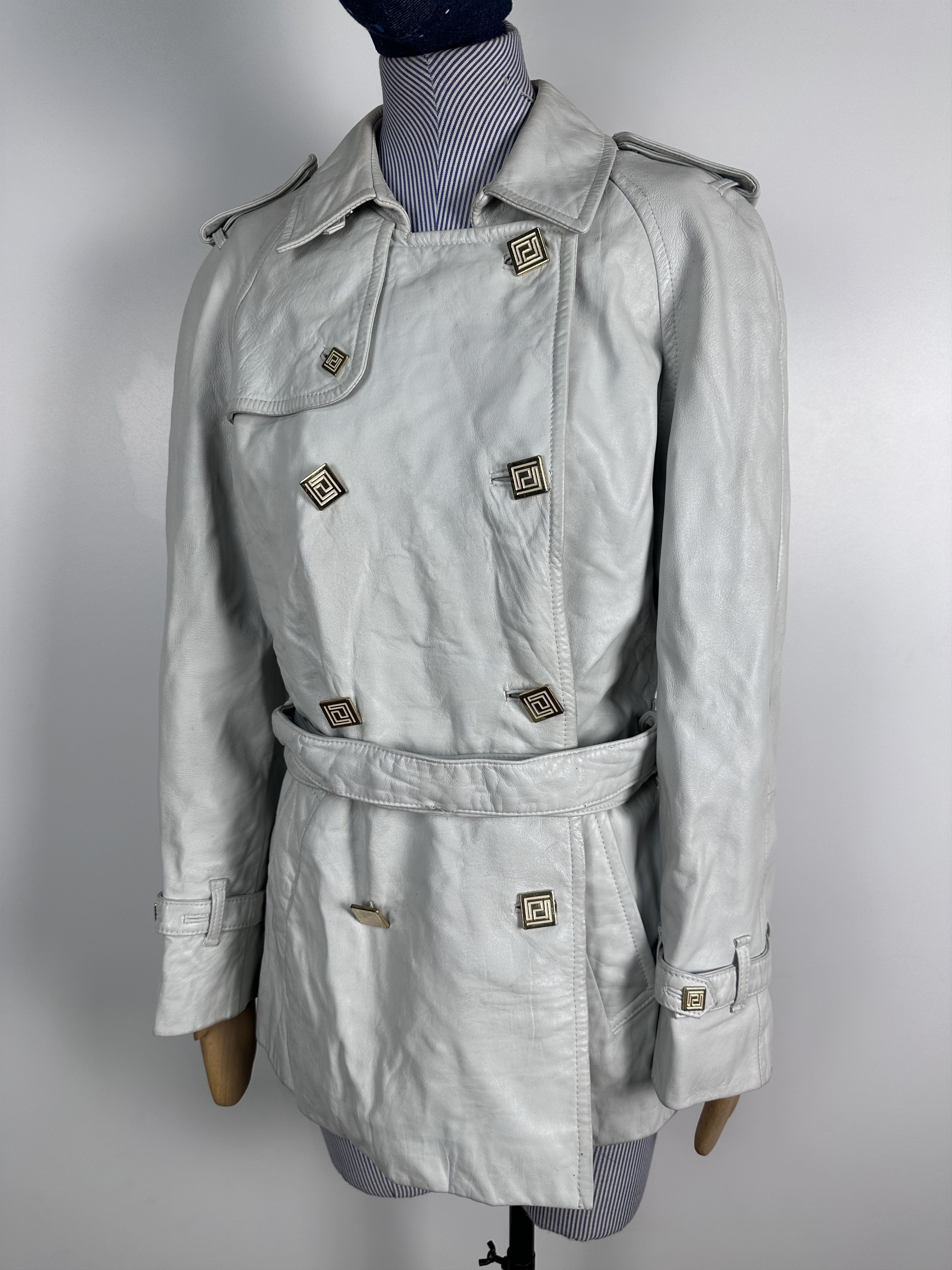 Versace × Vintage Versace v2 Vintage Leather Double Breasted Coat Jacket Size M / US 6-8 / IT 42-44 - 1 Thumbnail