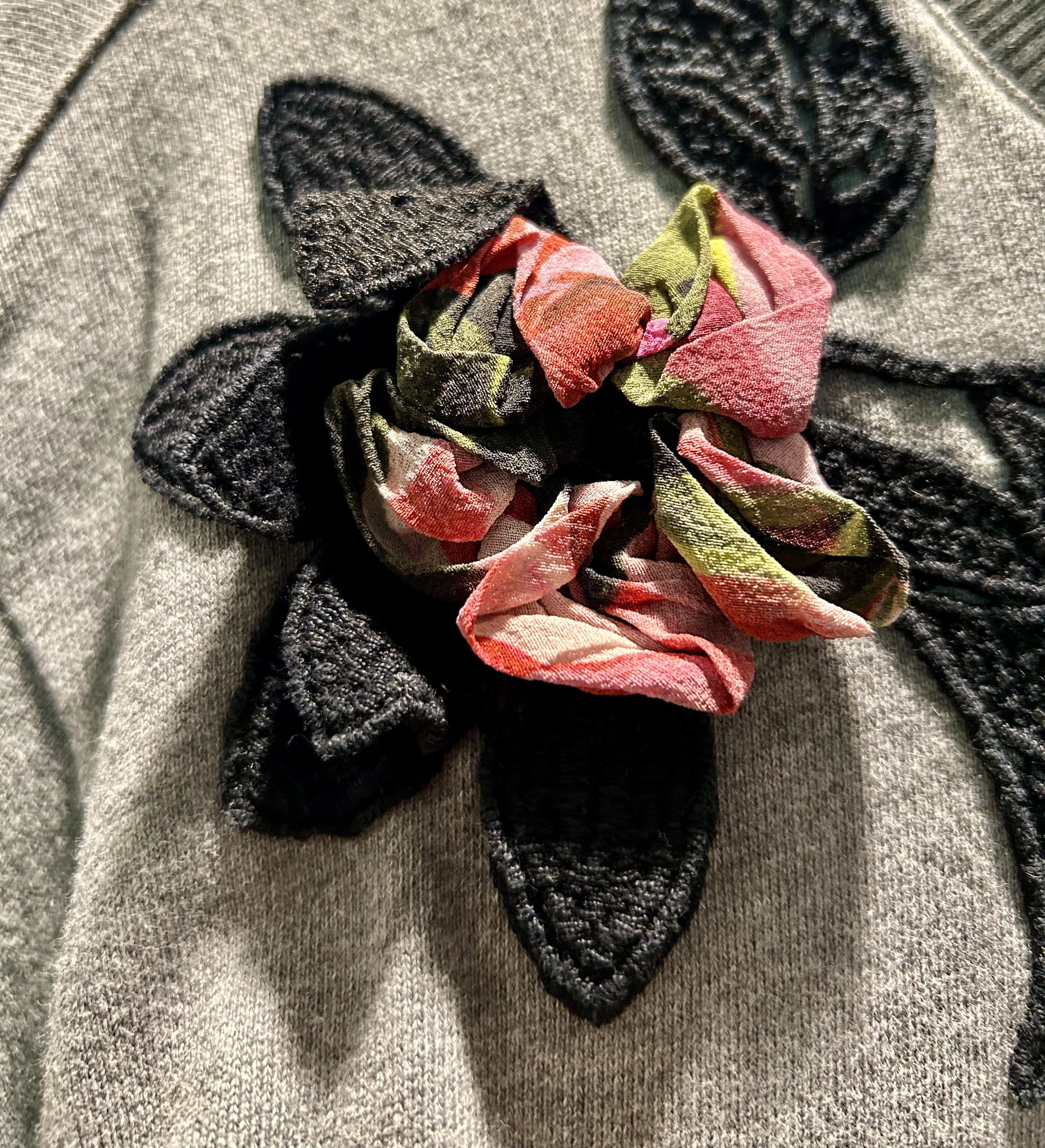Dolce & Gabbana Dolce & Gabbana Gray Sweater Floral Embroidery Pullover Size M / US 6-8 / IT 42-44 - 5 Thumbnail