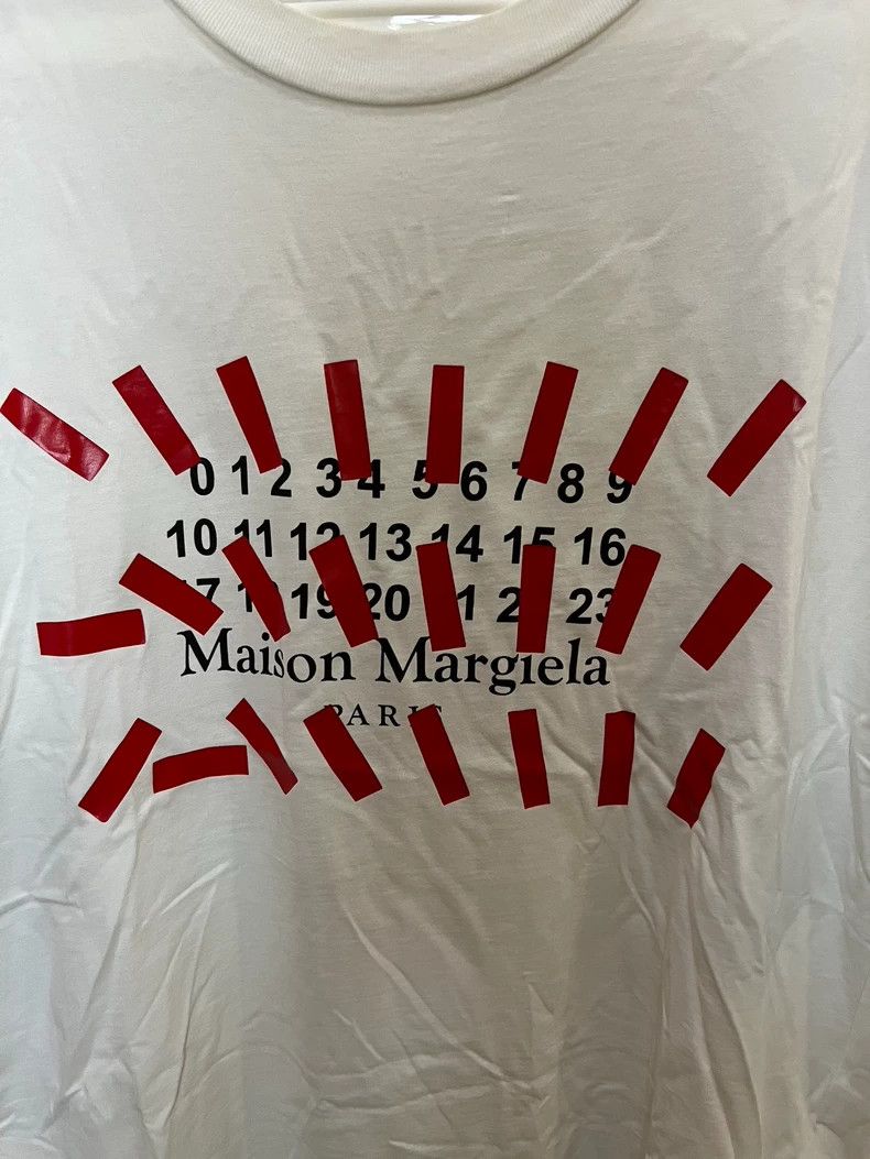 Maison Margiela Maison Margiela 21ss red alphanumeric stickers short sleev Size US S / EU 44-46 / 1 - 2 Thumbnail
