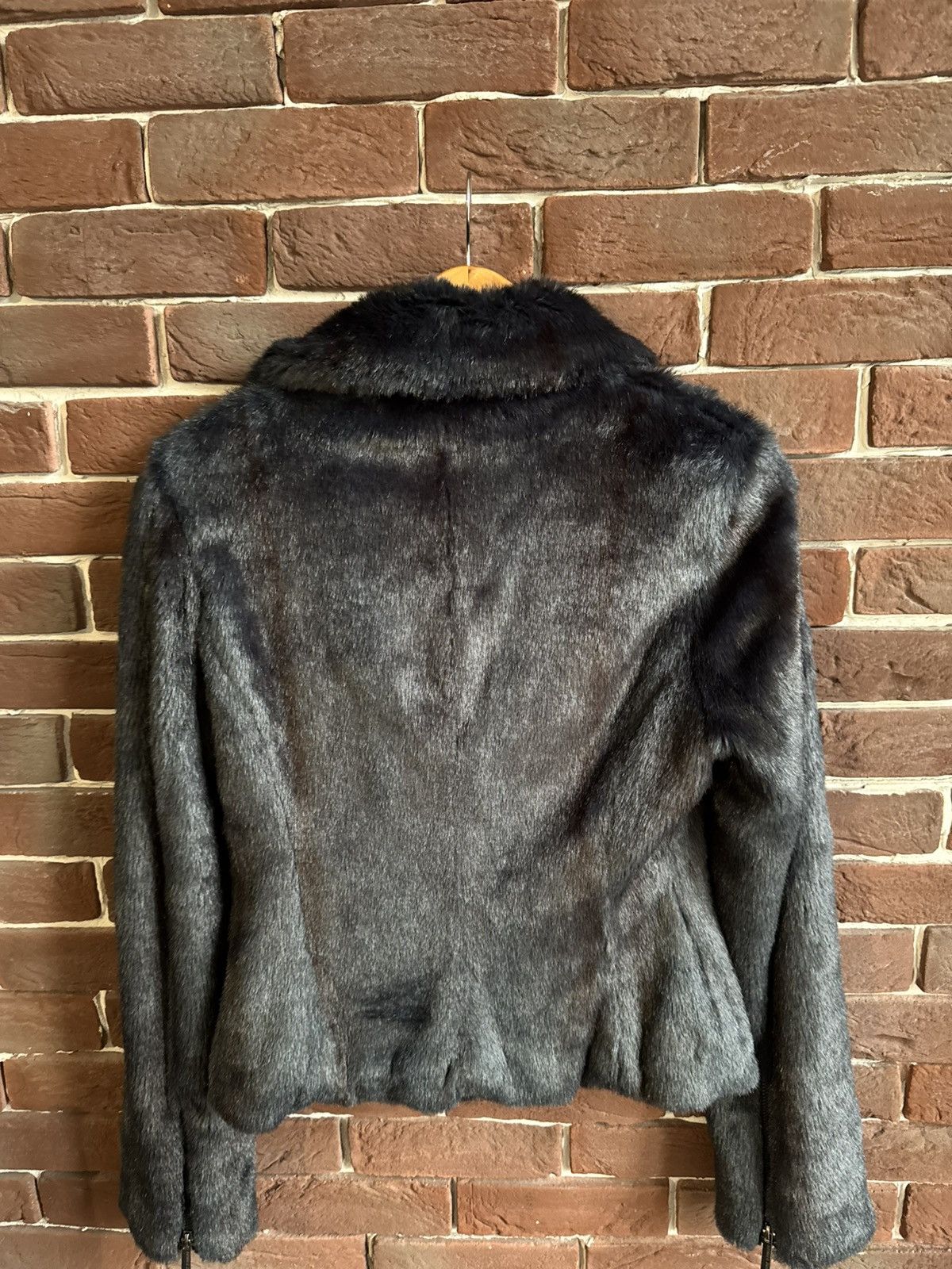 Armani Vintage Y2K Armani Jeans Faux Fur Black Zip Jacket Designer Size M / US 6-8 / IT 42-44 - 10 Thumbnail
