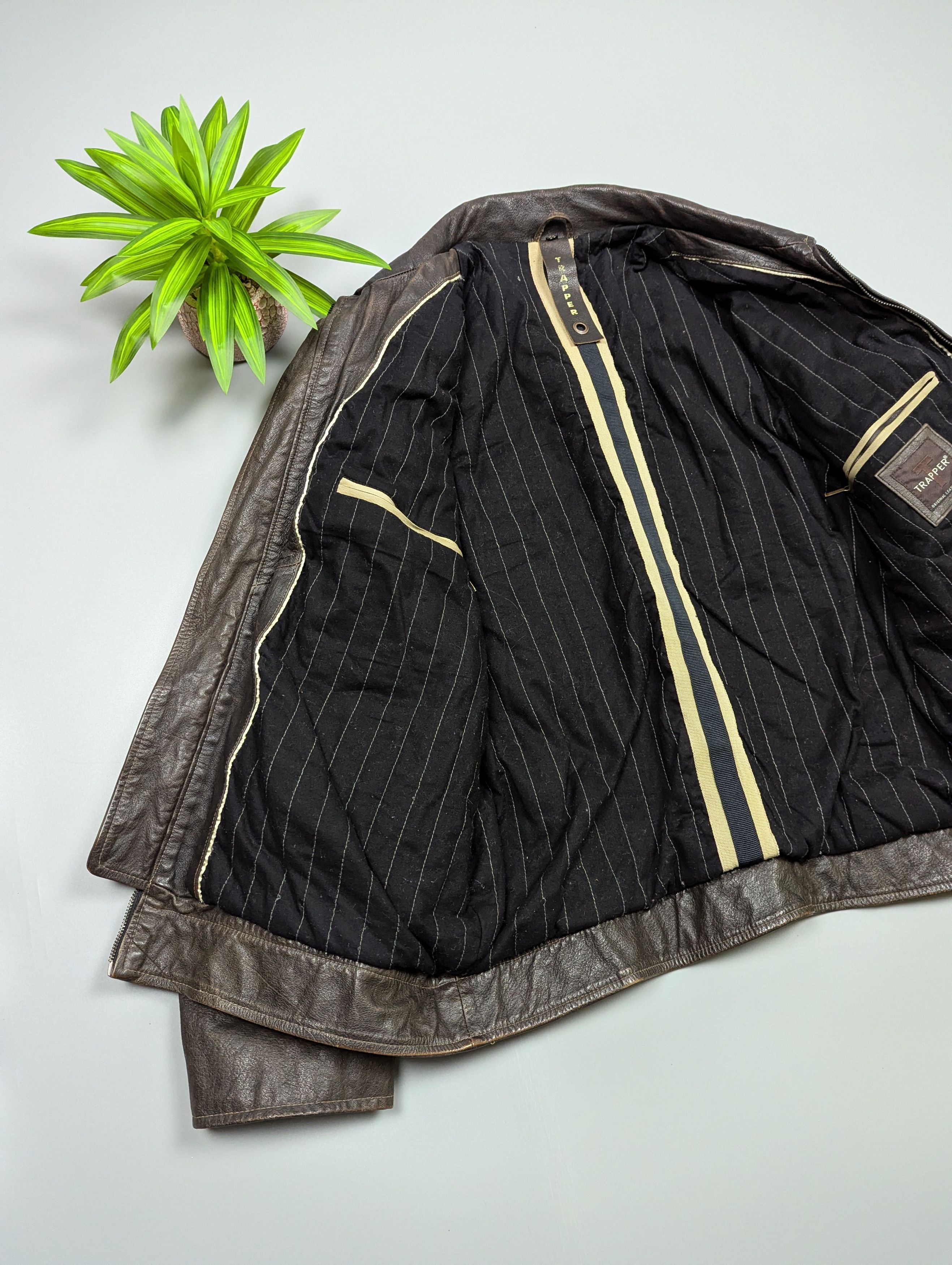 Vintage TRAPPER Mens Brown Multi-Pocket Leather Vintage Biker Jacket Size US XL / EU 56 / 4 - 11 Thumbnail