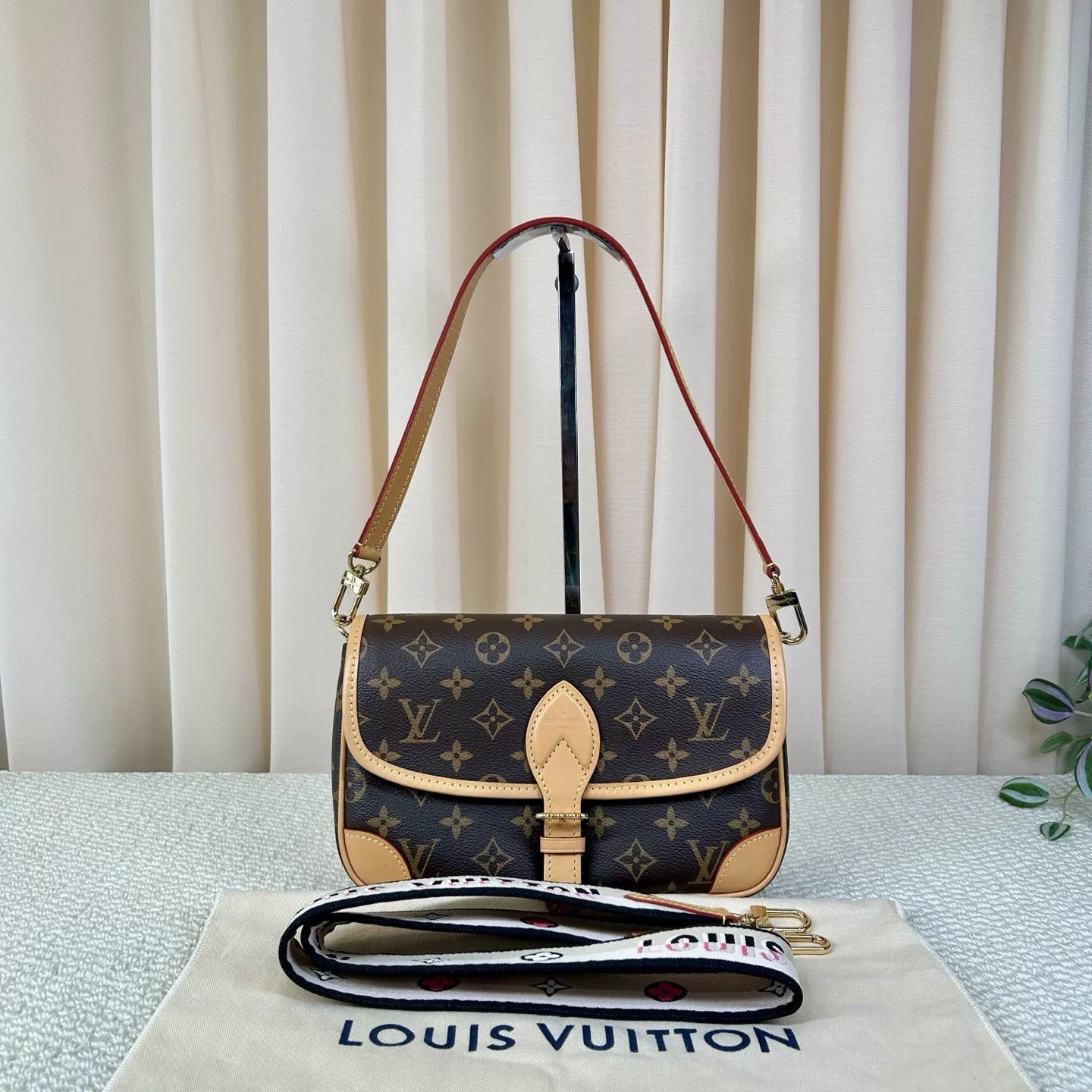 Louis Vuitton Pre-loved Bag Very good condition Size ONE SIZE - 1 Thumbnail