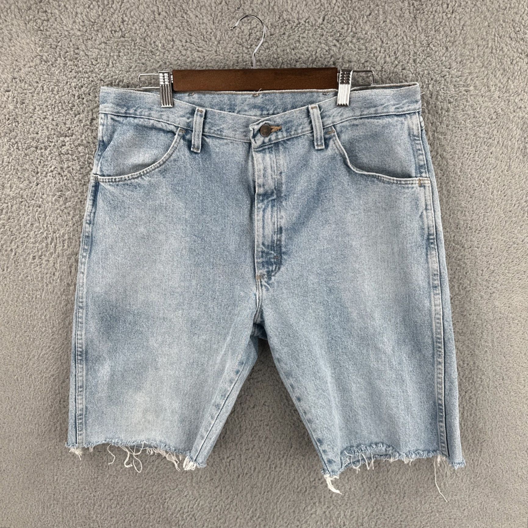 Denime VINTAGE Rustler Men Denim Shorts 9 Inseam 36 Blue Distressed Flat Front Casual 90s Americana Mens Size US 36 / EU 52 - 2 Thumbnail